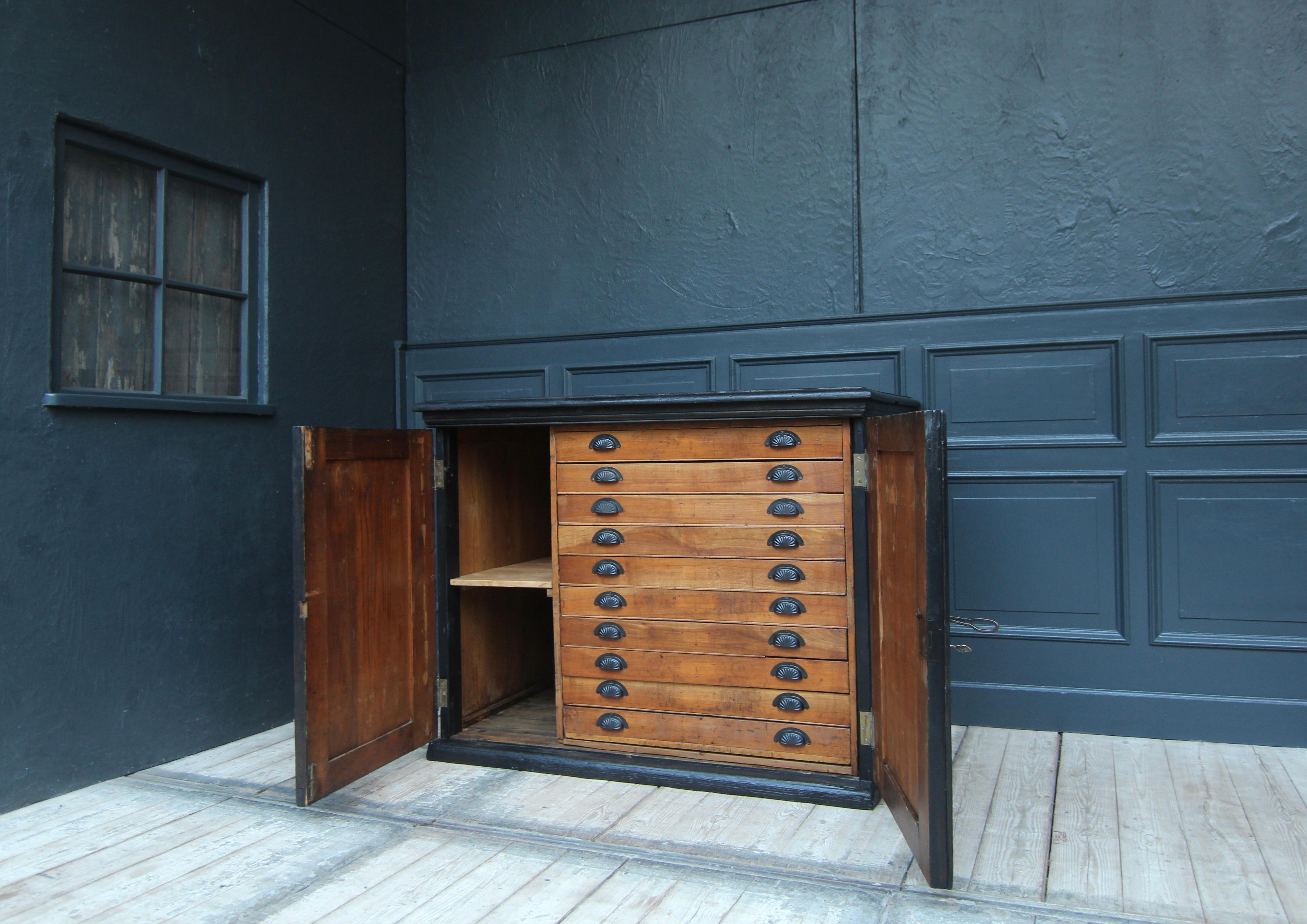 Early 20th Century German Industrial Drawer Plan Cabinet For Sale 1
