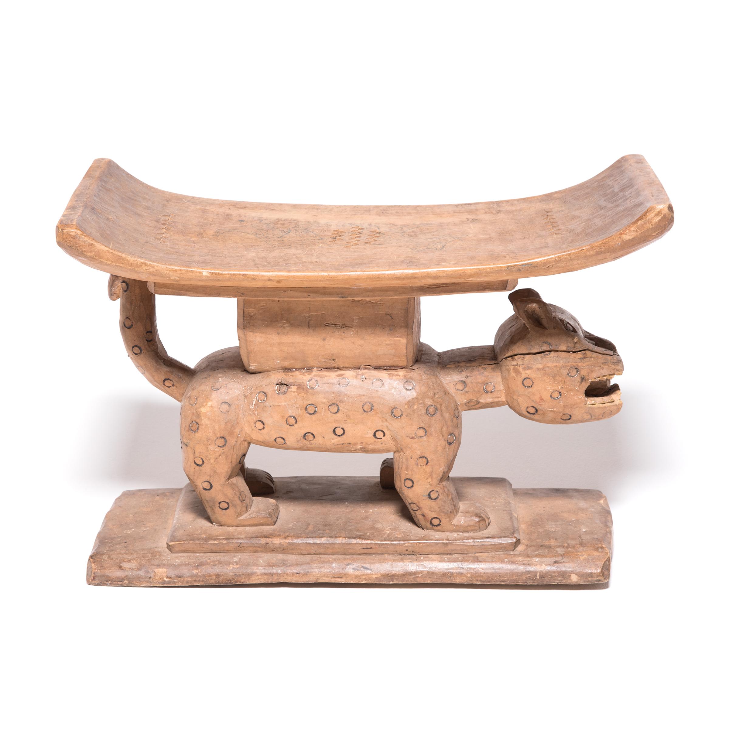Hand-Carved Early 20th Century Ghanaian Ashanti Leopard Stool