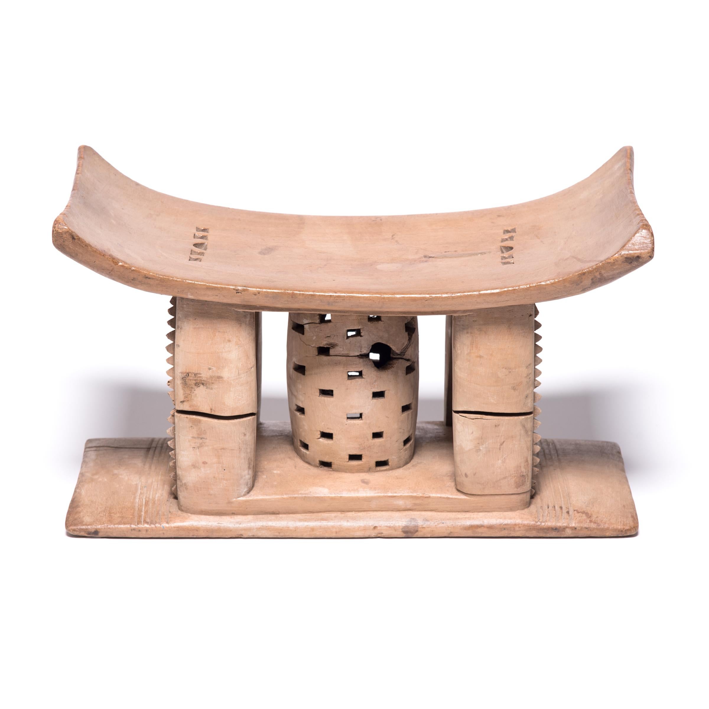 Hand-Carved Early 20th Century Ghanaian Ashanti Marriage Stool