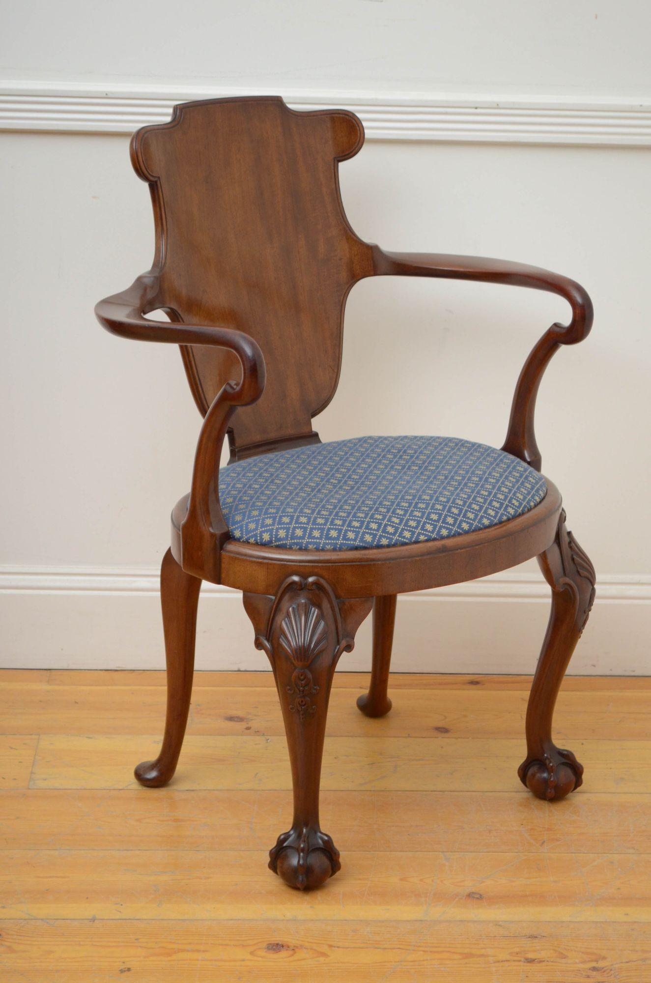 20th Century Early 20th century Gillows Design Chair in Mahogany For Sale