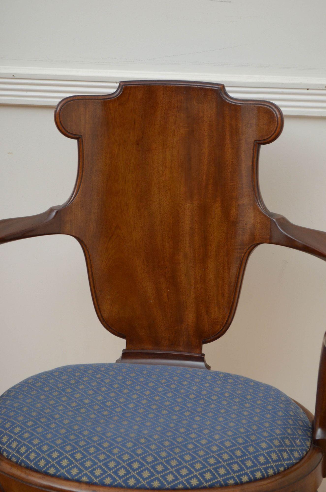 Early 20th century Gillows Design Chair in Mahogany For Sale 1