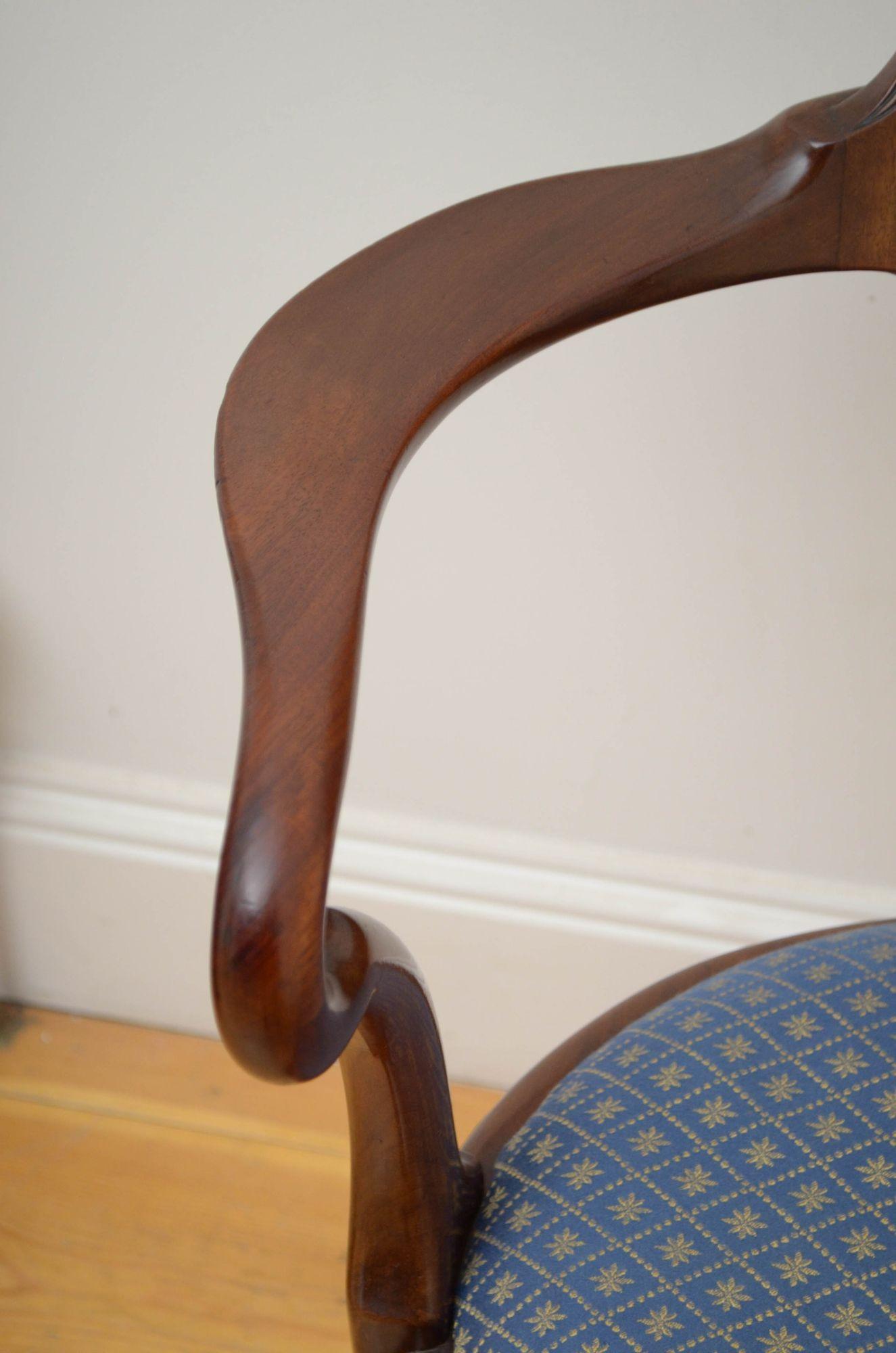 Early 20th century Gillows Design Chair in Mahogany For Sale 2