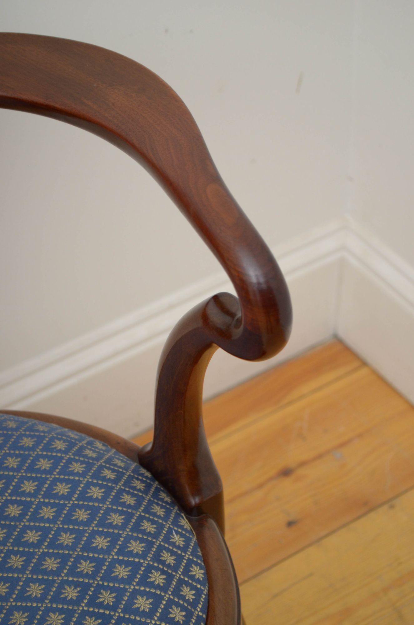 Early 20th century Gillows Design Chair in Mahogany For Sale 3