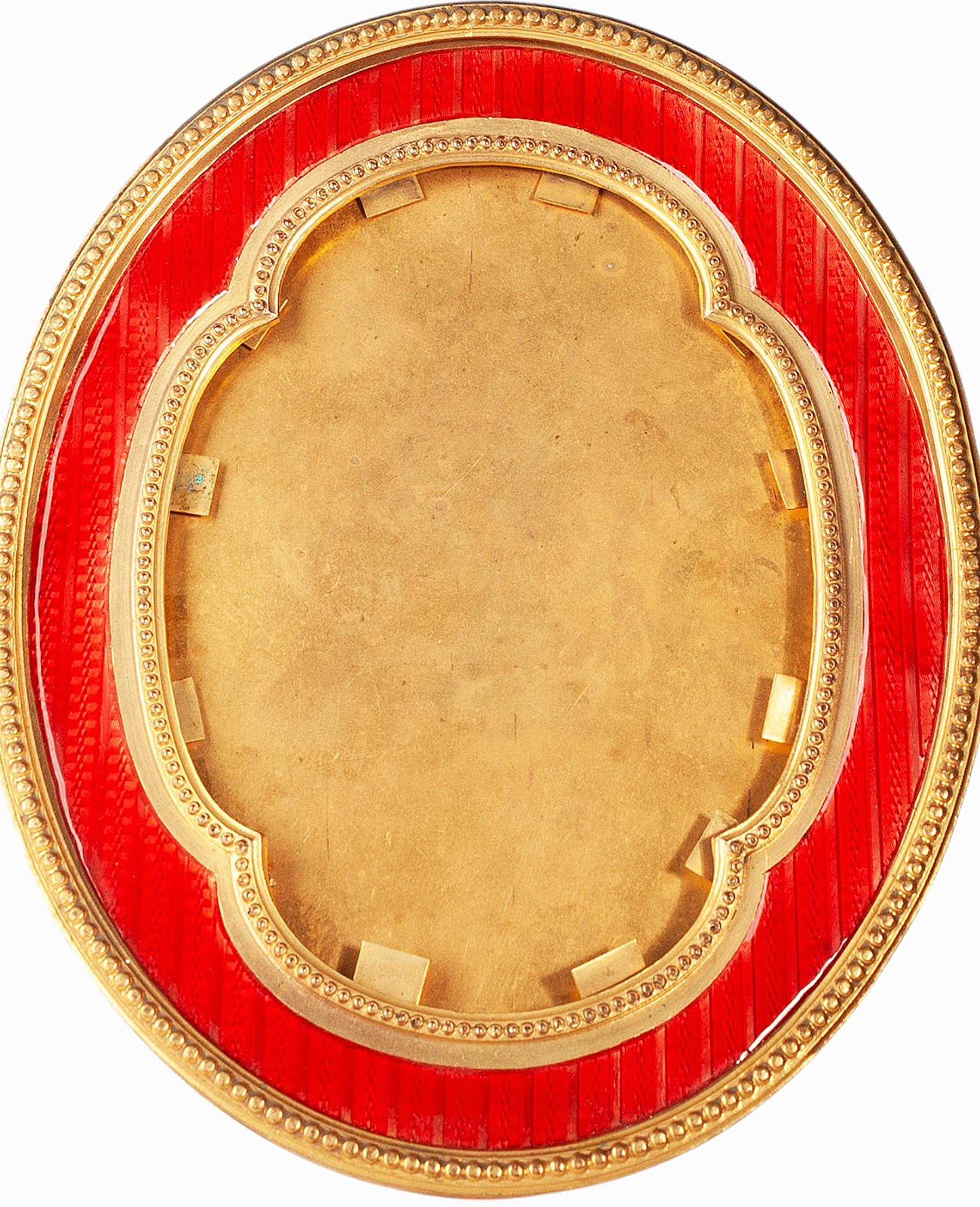 Cast Early 20th Century Gilt Bronze and Red Enamel Wooden Oval Picture Frame, France