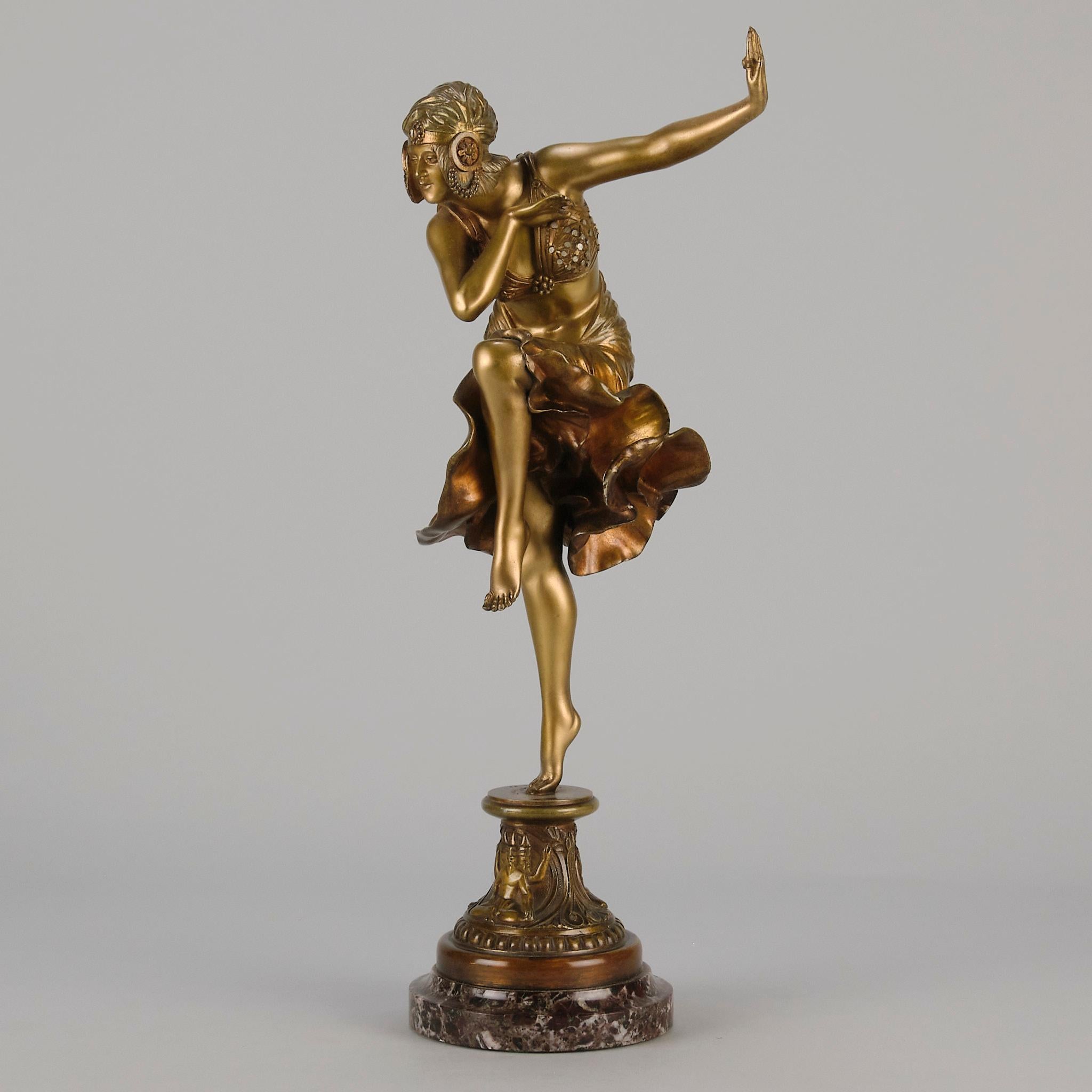 Bronze doré du début du XXe siècle intitulé « Hindu Dancer » par Claire Colinet en vente 2