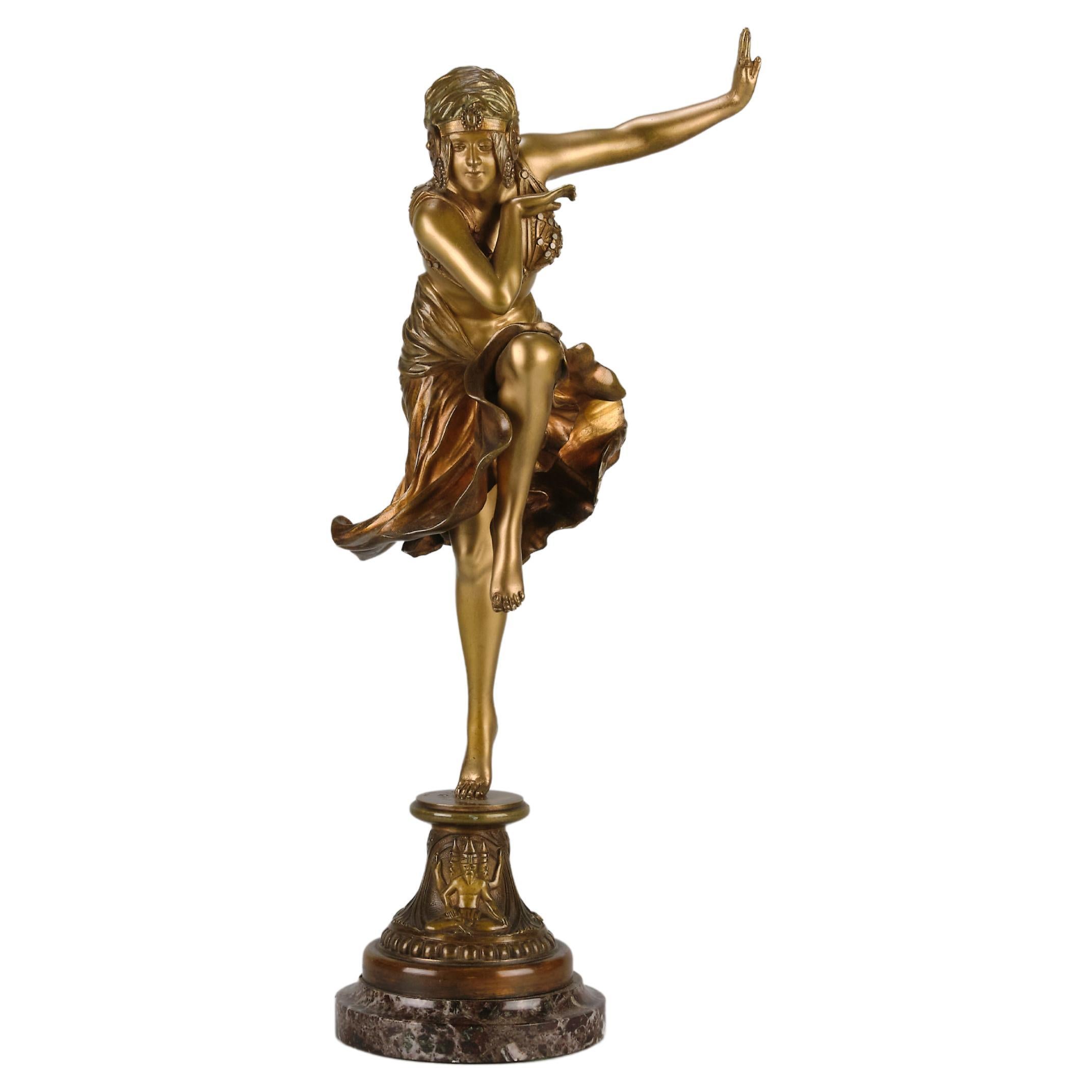 Bronze doré du début du XXe siècle intitulé « Hindu Dancer » par Claire Colinet en vente