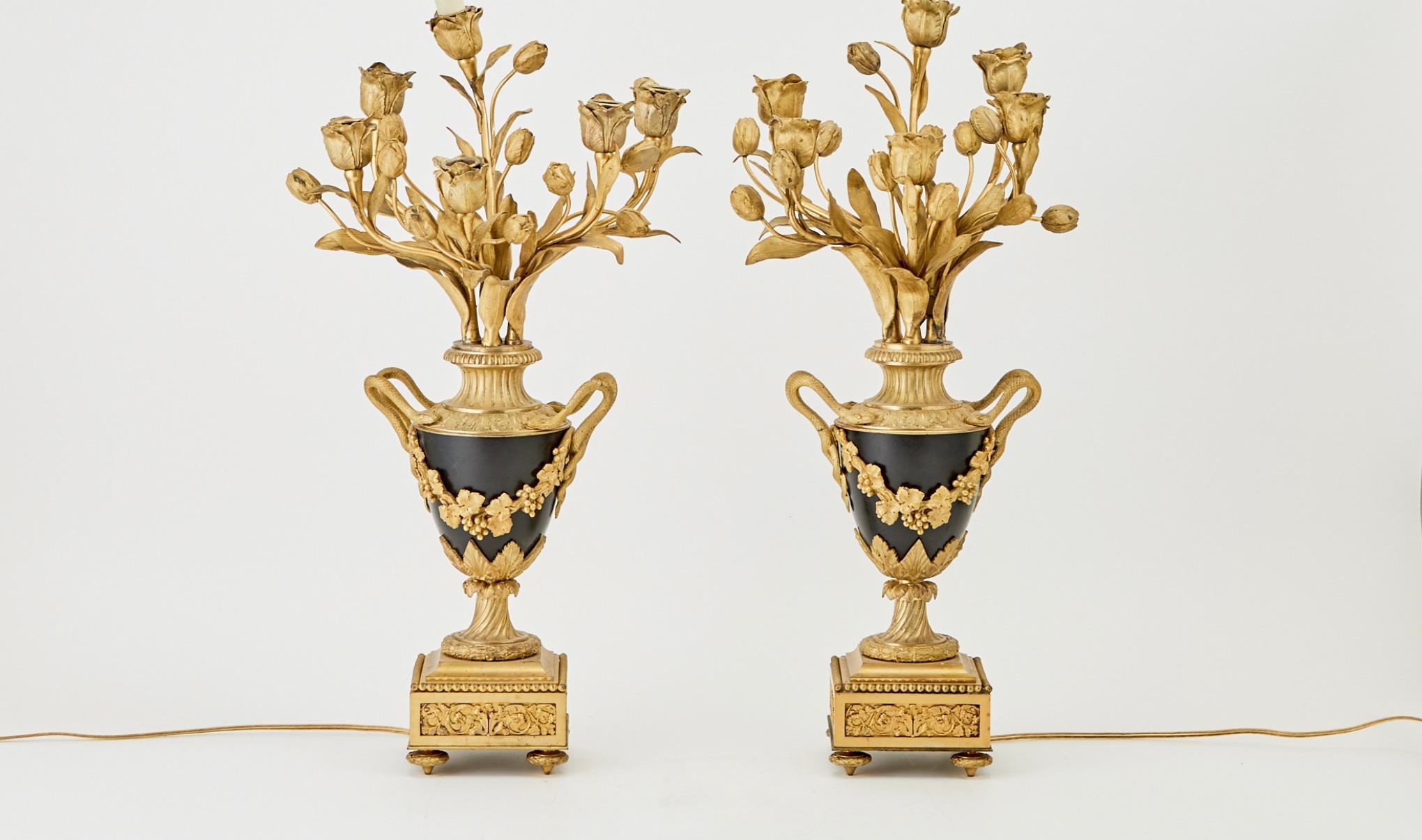 Lámpara Estilo Luis XVI de Bronce Dorado y Metal Patinado de principios del siglo XX en venta 2