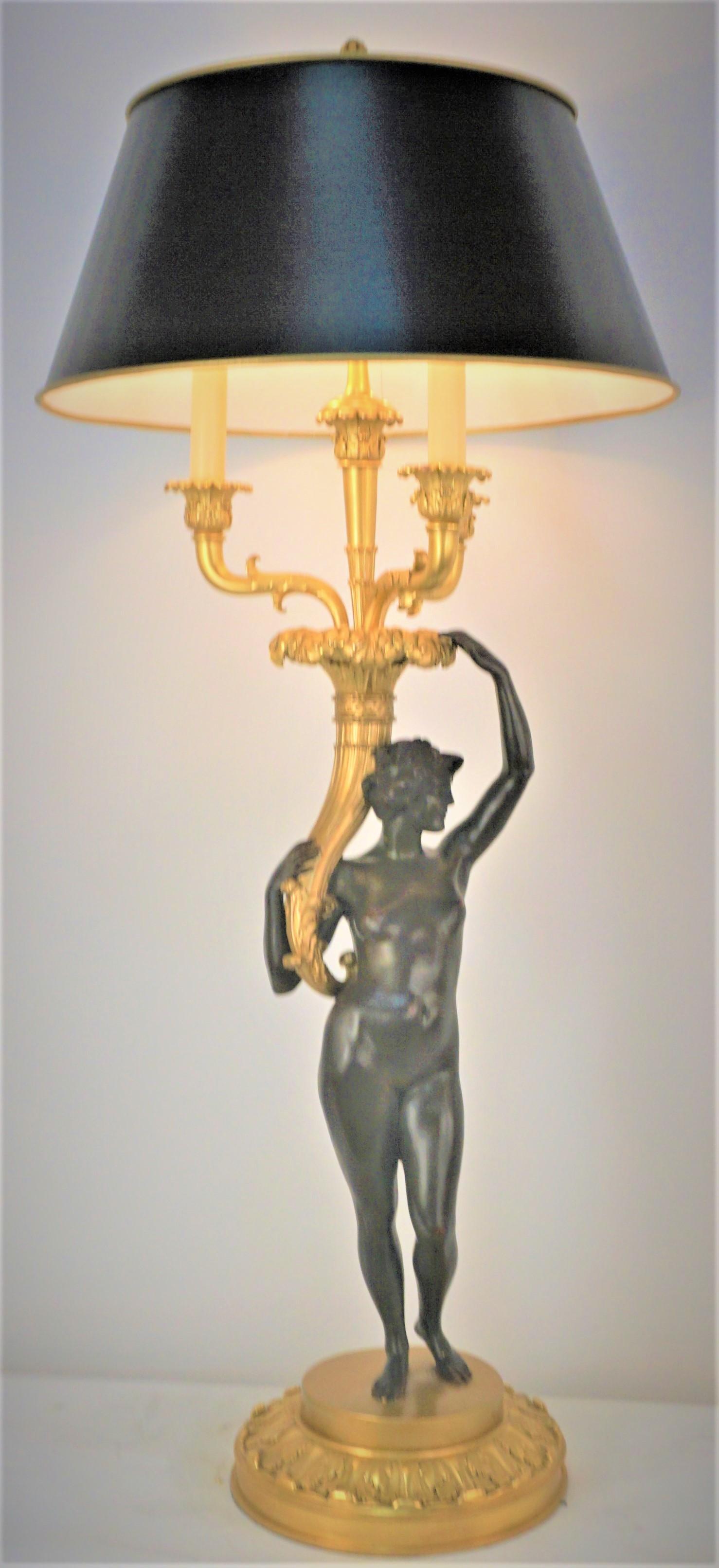 Anfang 20. Jahrhundert Vergoldete Bronze Tischlampe im Angebot 6