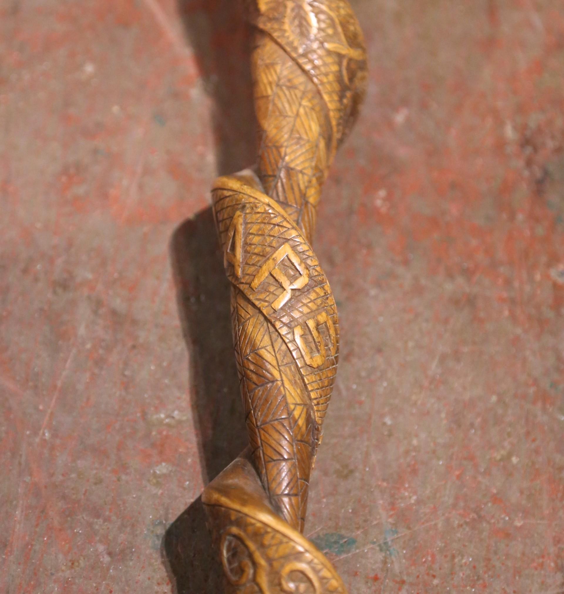 Soporte para doce bastones francés de hierro dorado de principios del siglo XX con asa y 3 bastones en venta 6