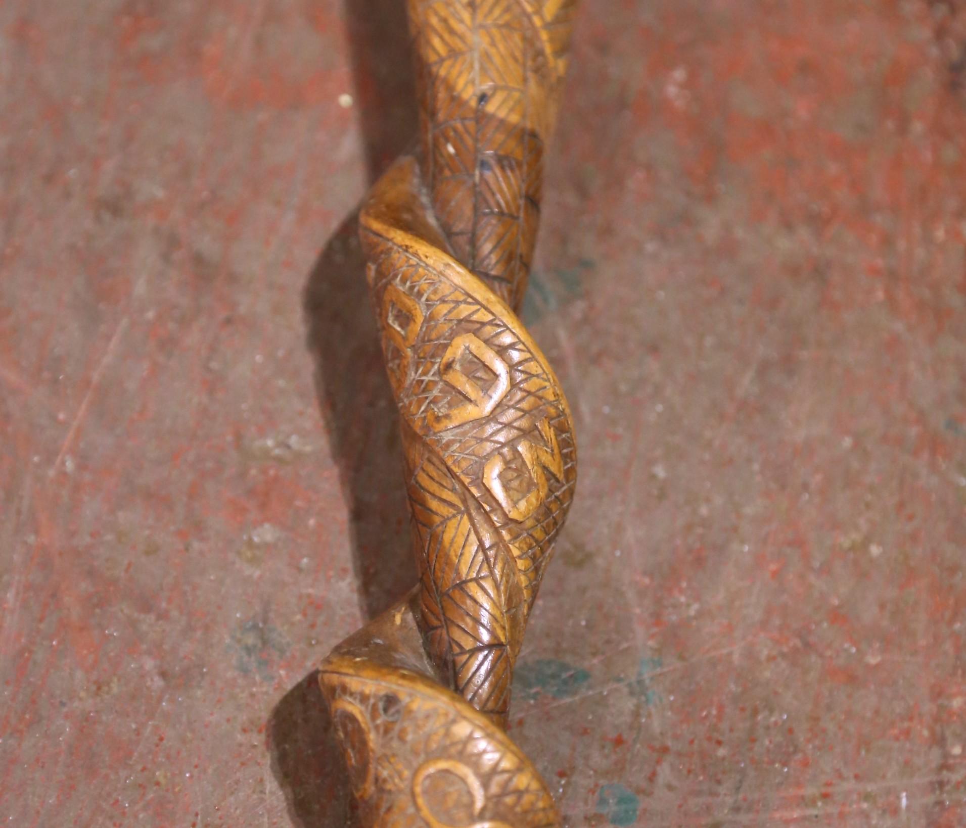 Soporte para doce bastones francés de hierro dorado de principios del siglo XX con asa y 3 bastones en venta 8