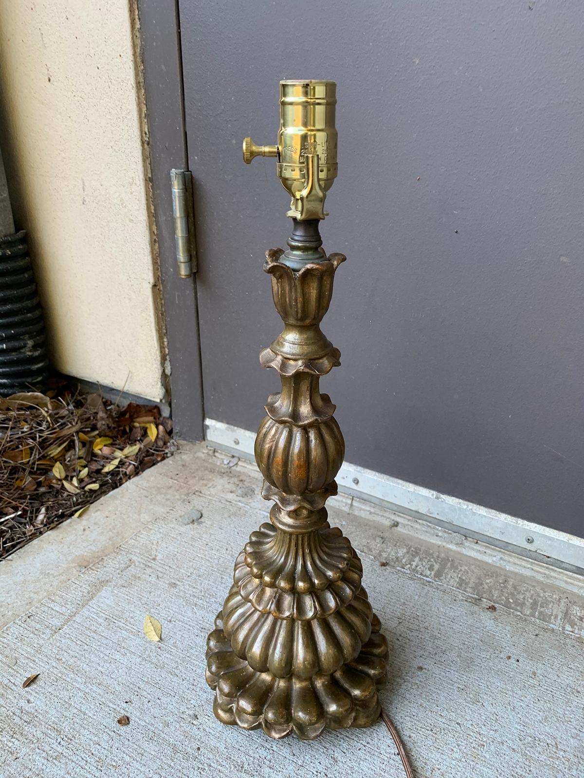 Early 20th Century Giltwood Carved Lamp For Sale 8