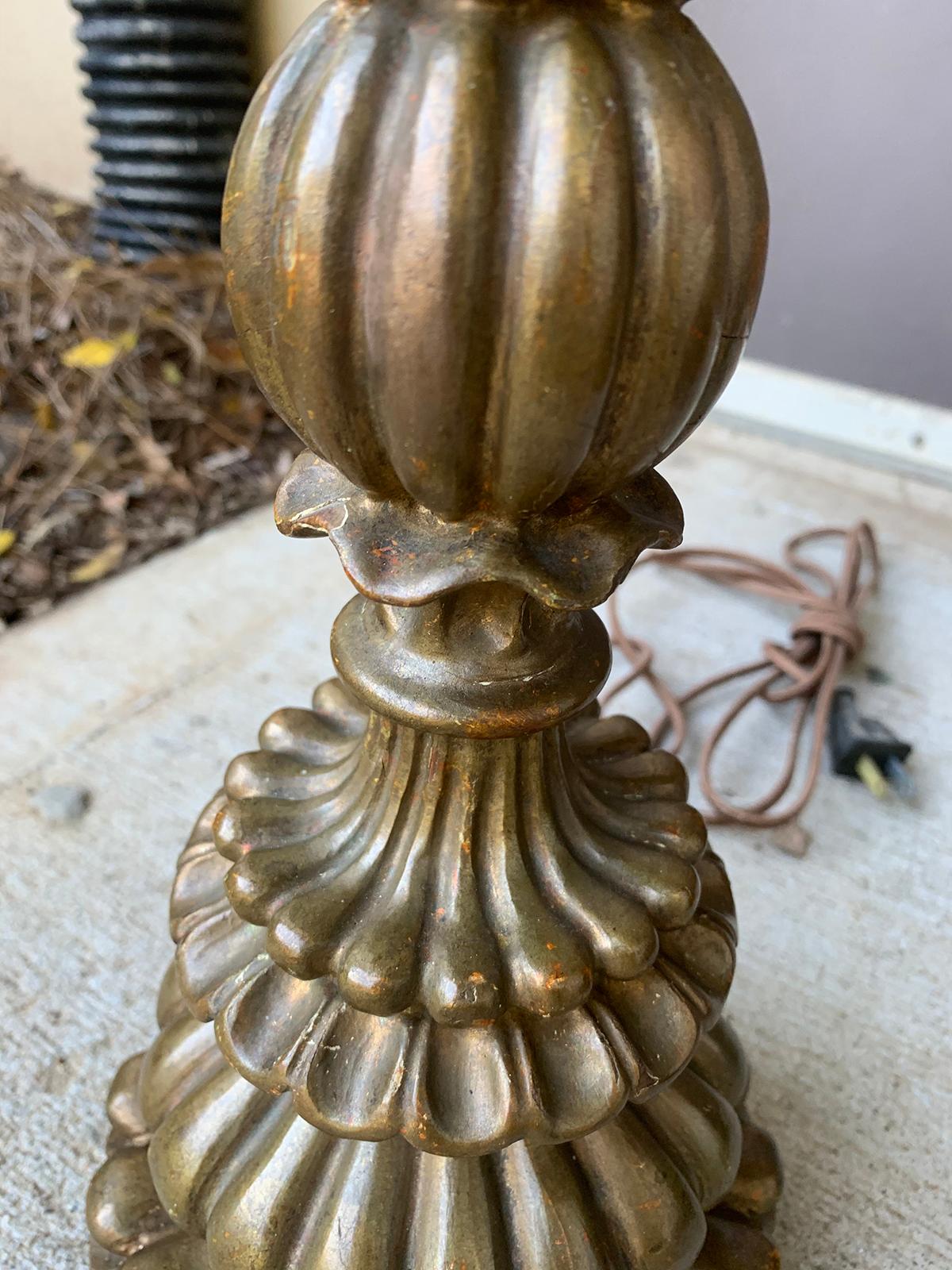 Early 20th Century Giltwood Carved Lamp For Sale 11