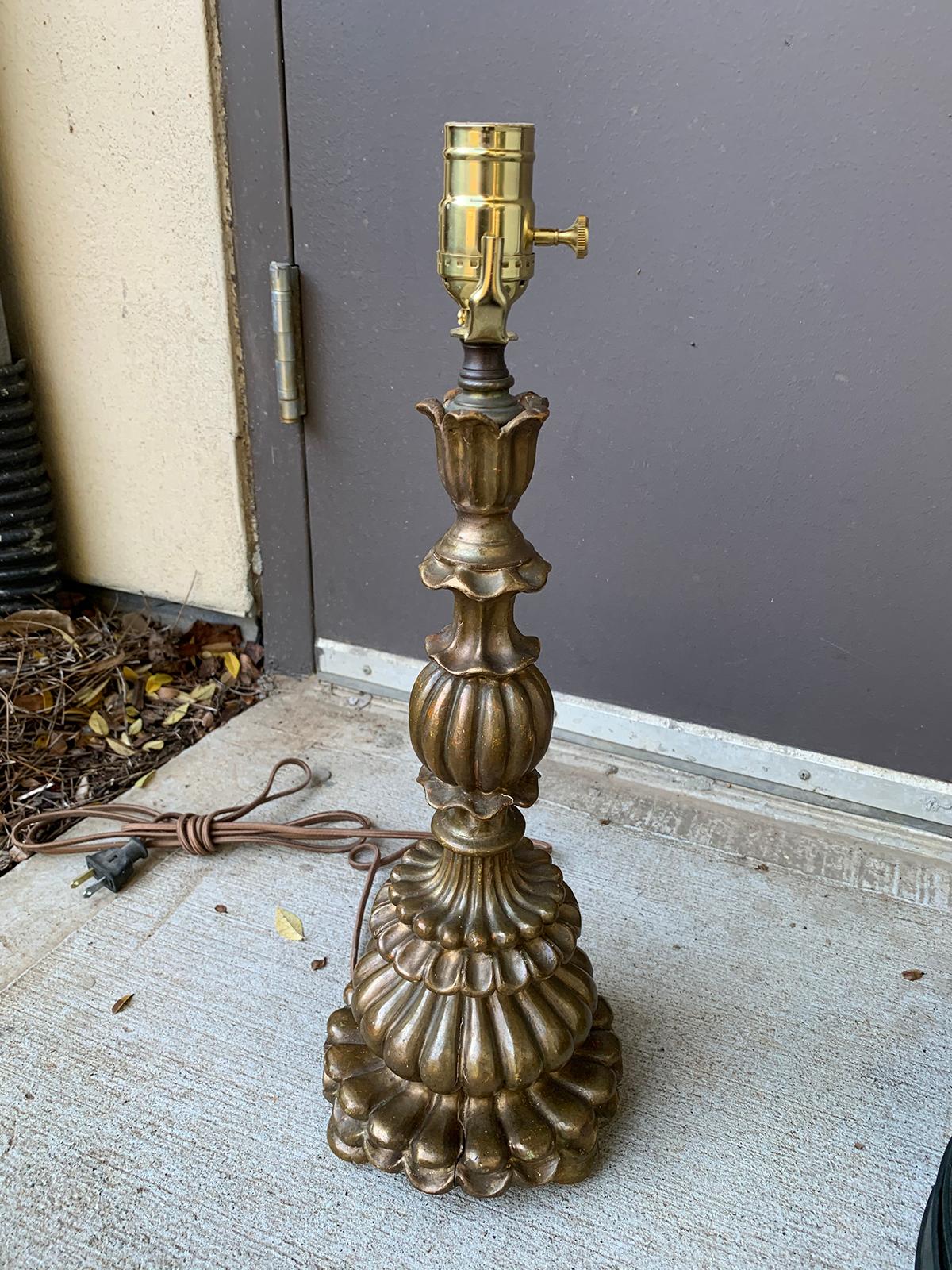 Early 20th Century Giltwood Carved Lamp For Sale 6