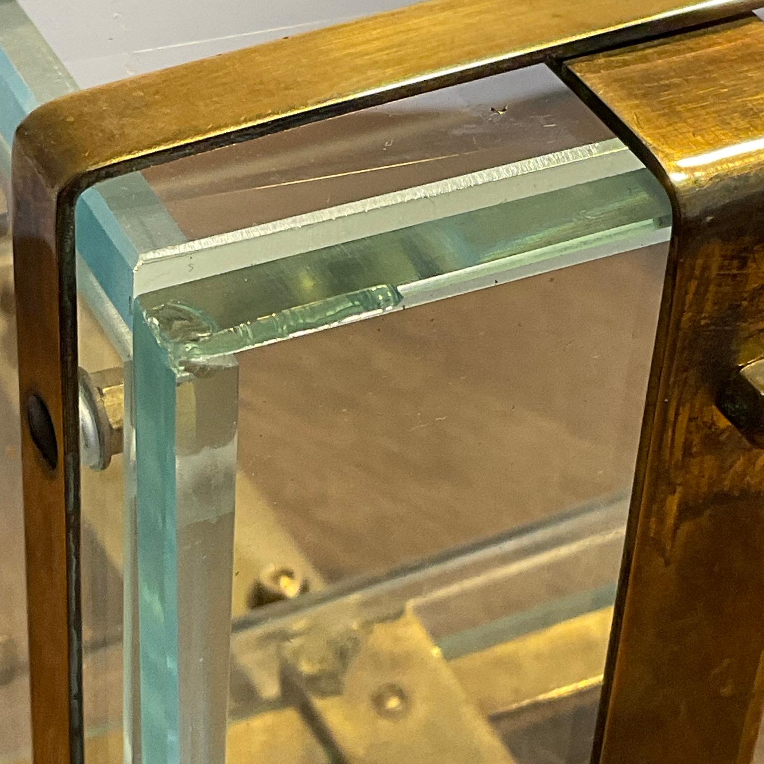 Early 20th Century Glass Box Decorated with Brass Belts Forming a Cage For Sale 6