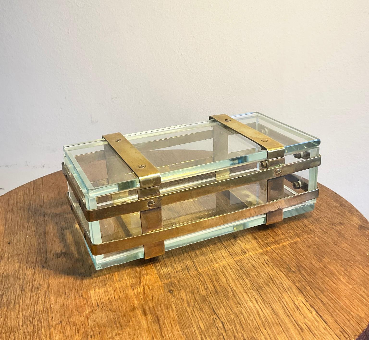 Early 20th Century Glass Box Decorated with Brass Belts Forming a Cage For Sale 10