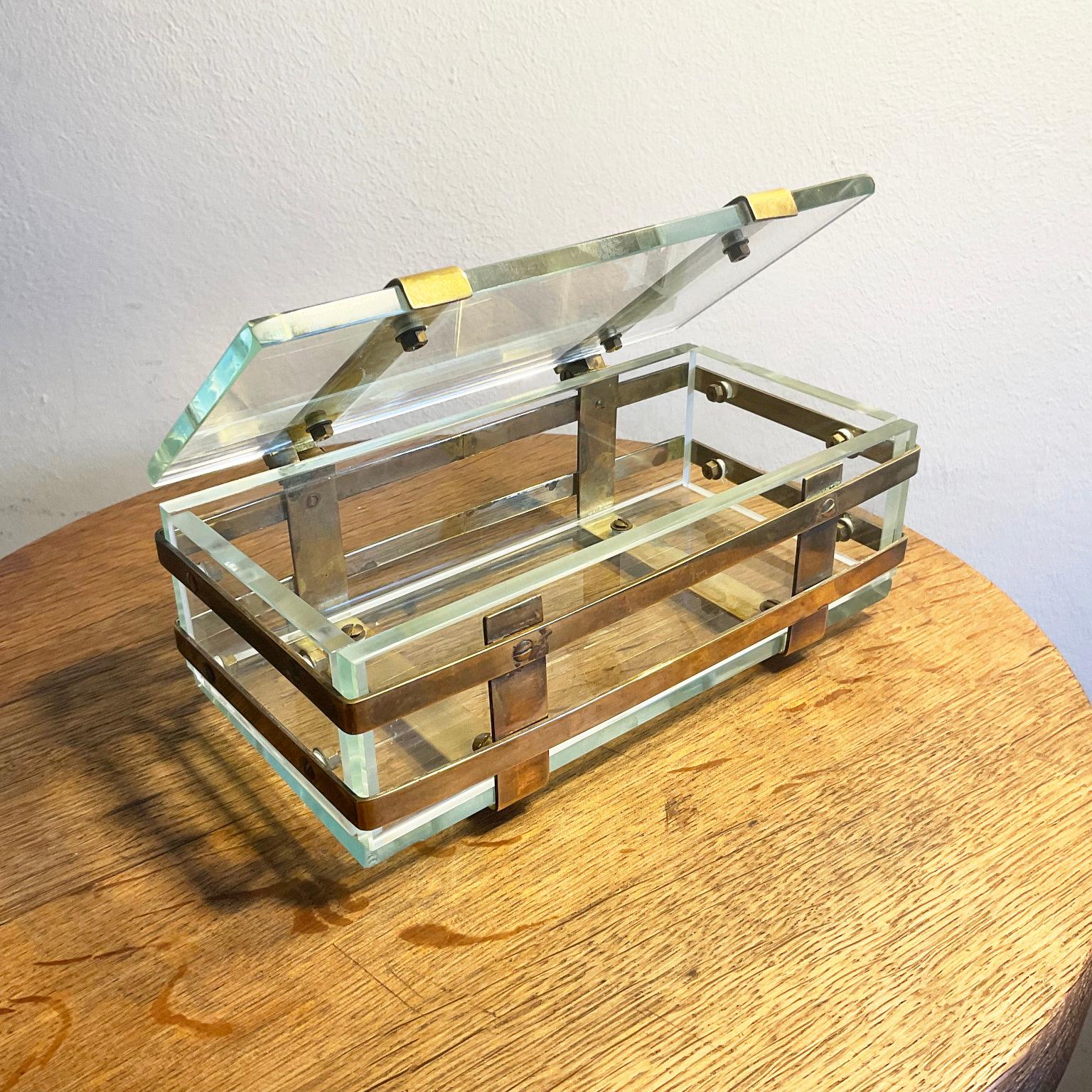Early 20th Century Glass Box Decorated with Brass Belts Forming a Cage In Good Condition For Sale In London, GB