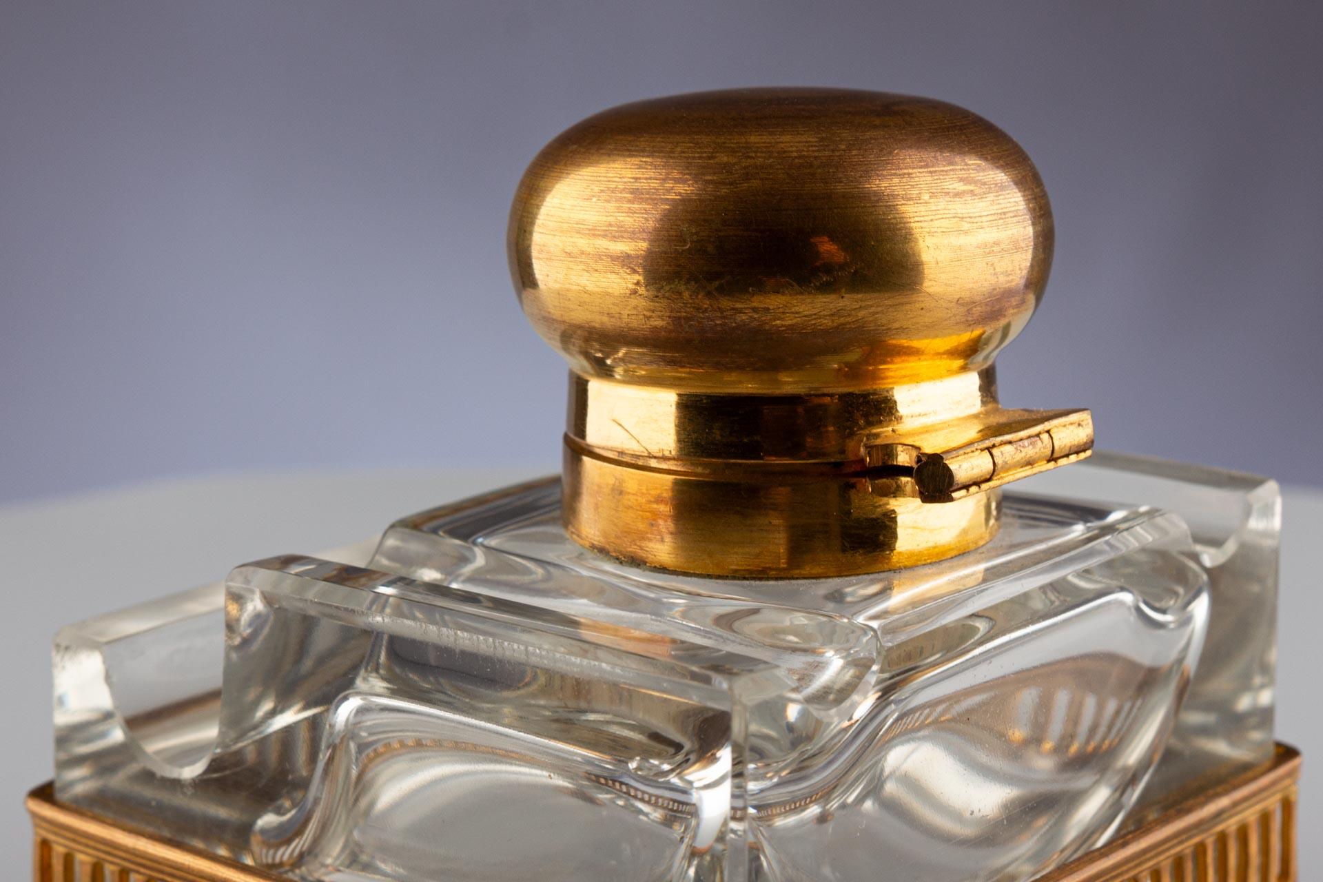 Tintero de cristal de principios del siglo XX con monturas doradas en venta 6