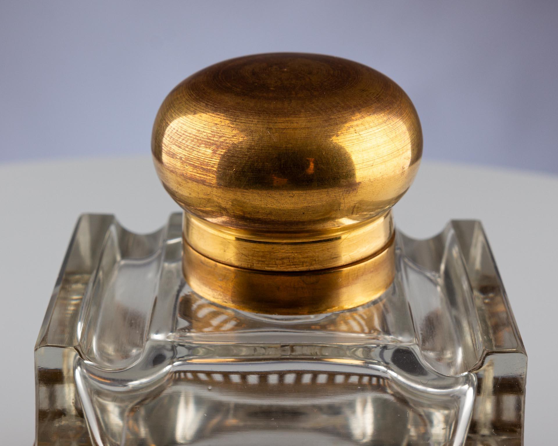 Tintero de cristal de principios del siglo XX con monturas doradas en venta 2