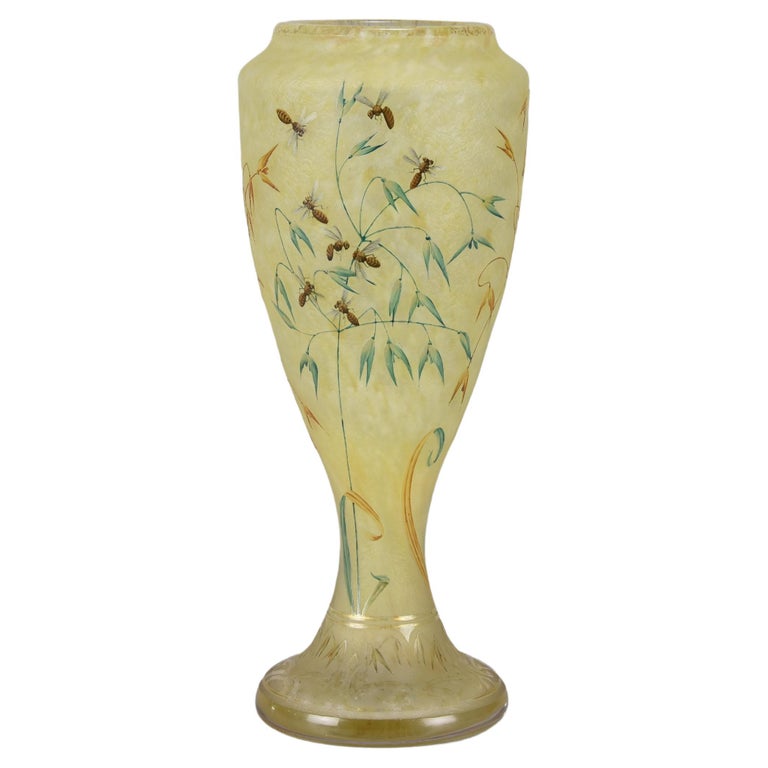 Vase en verre du début du 20e siècle intitulé "Vase abeilles et fleurs
