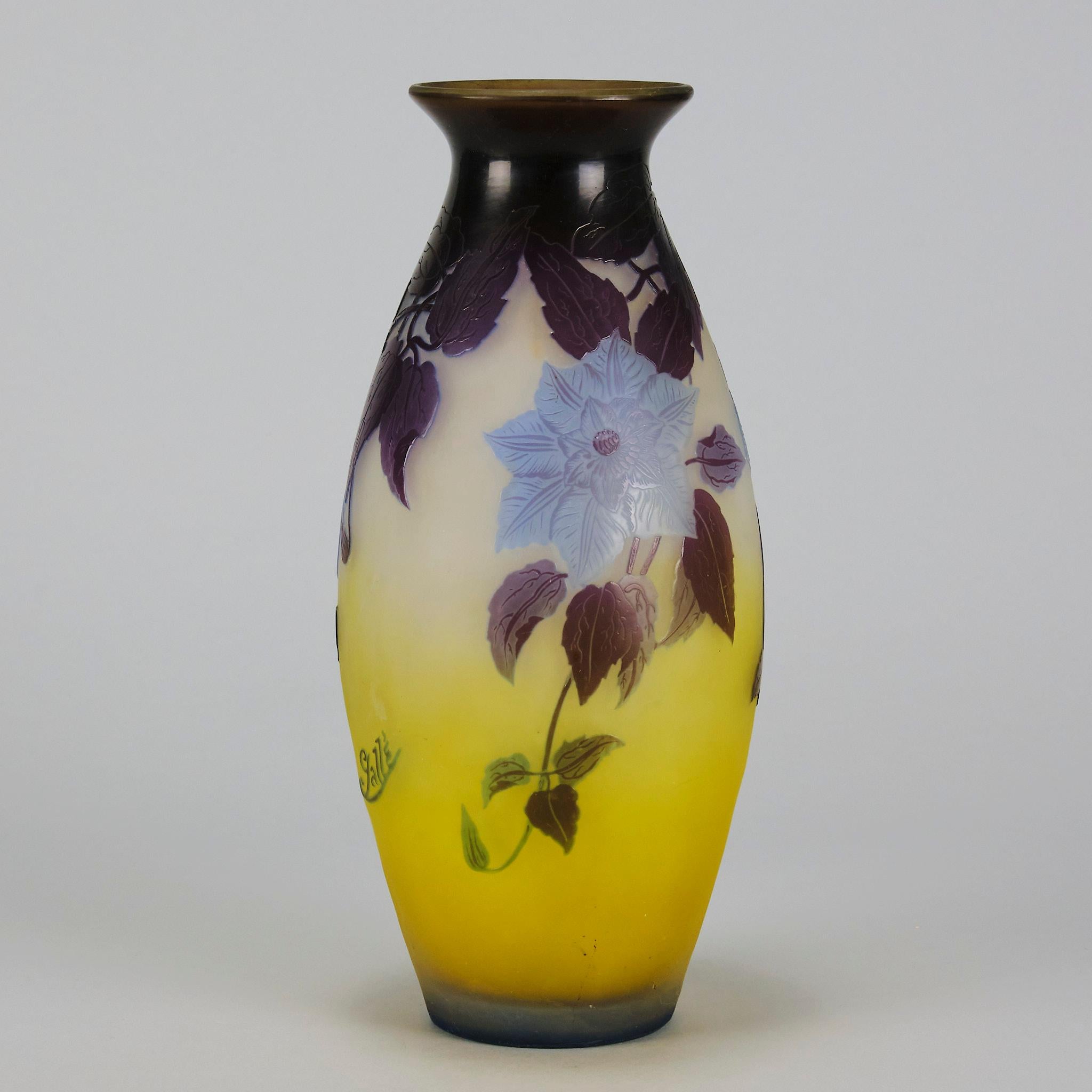 20ième siècle Vase en verre du début du 20e siècle intitulé 