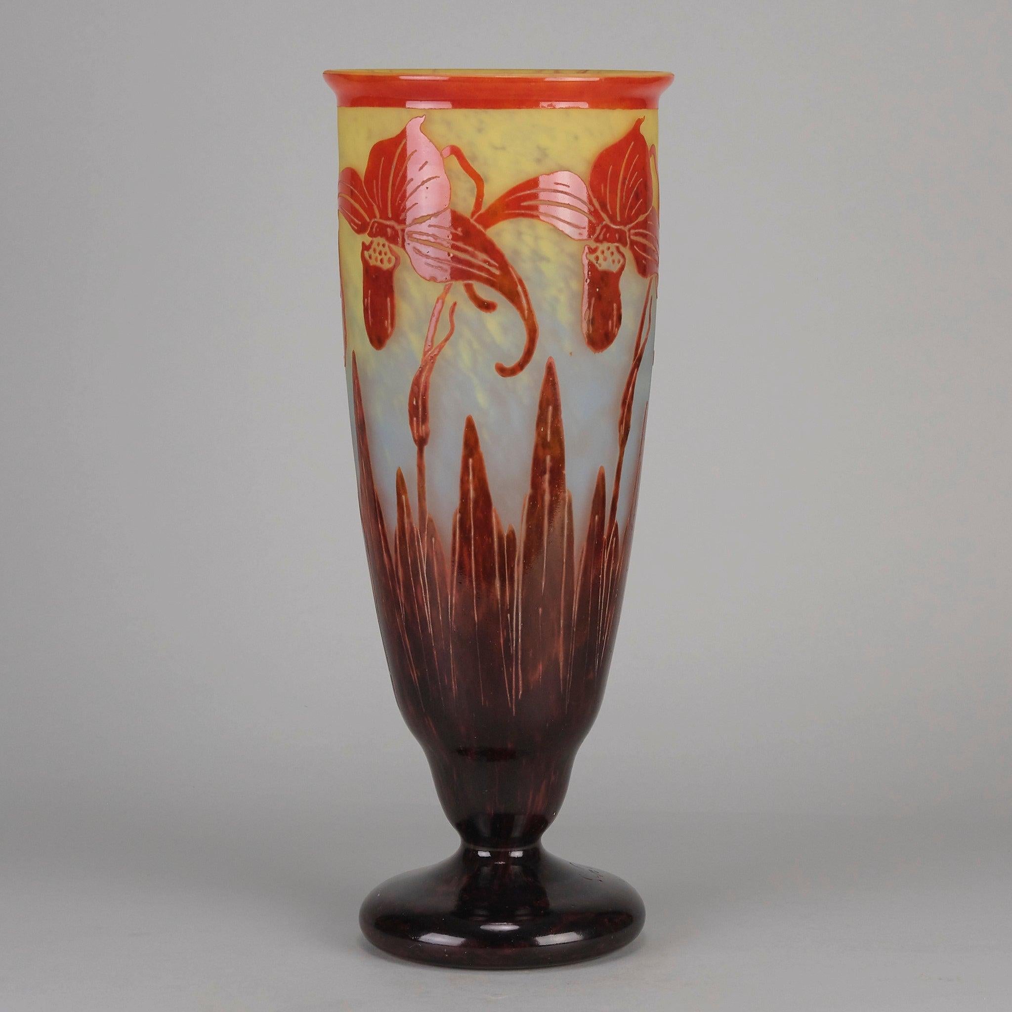 Vaso in vetro dei primi del Novecento intitolato 