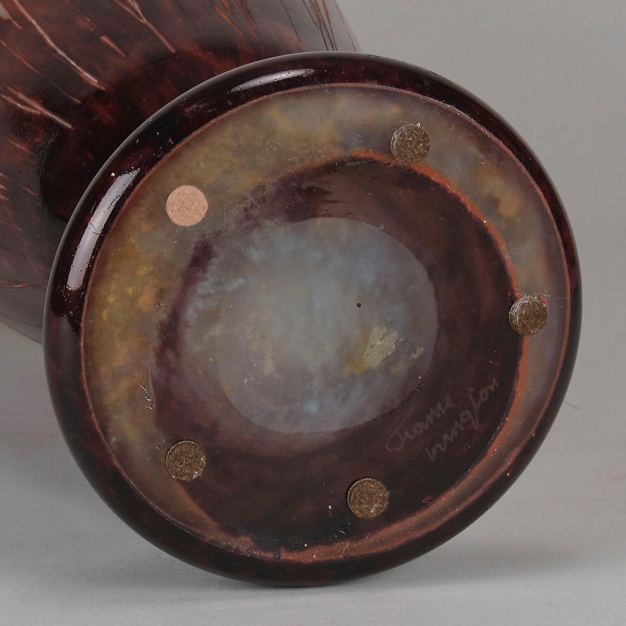 Vaso in vetro dei primi del Novecento intitolato 