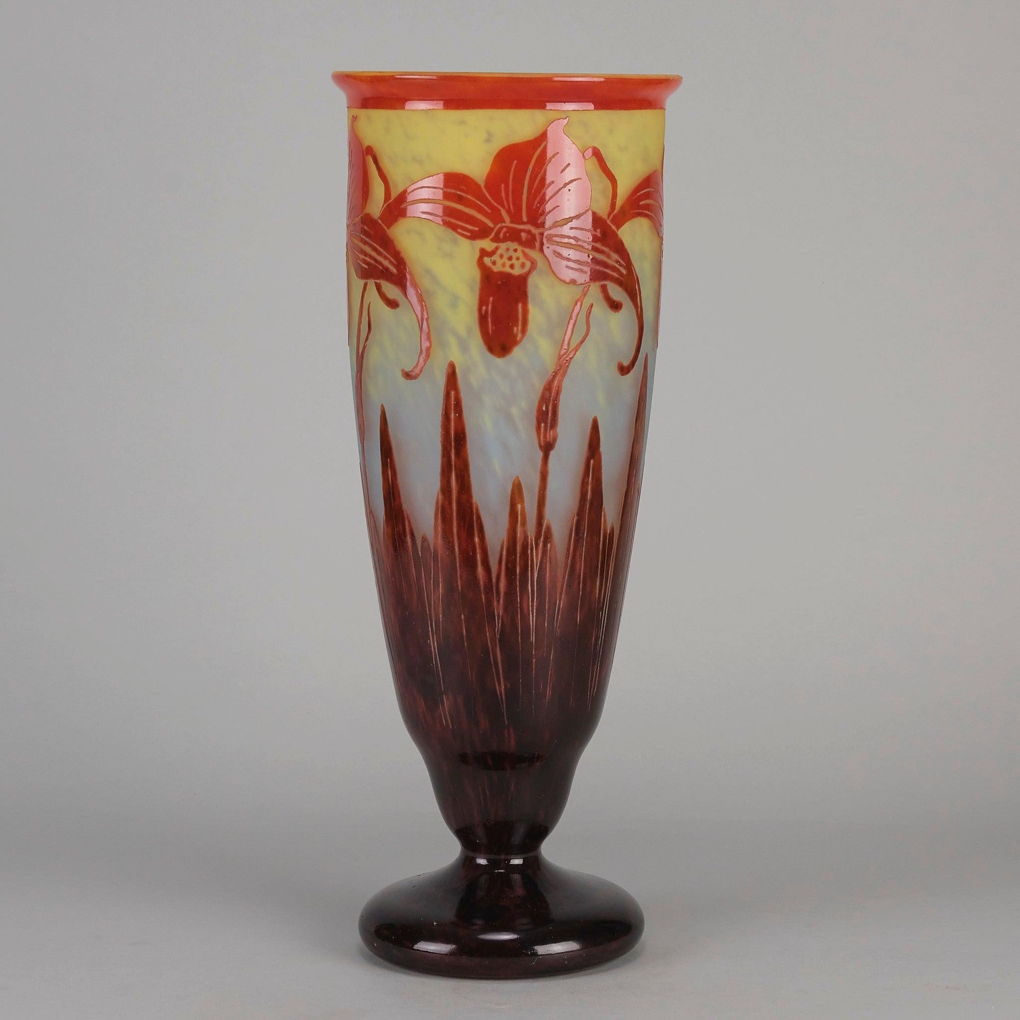 Art Nouveau Vaso in vetro dei primi del Novecento intitolato 