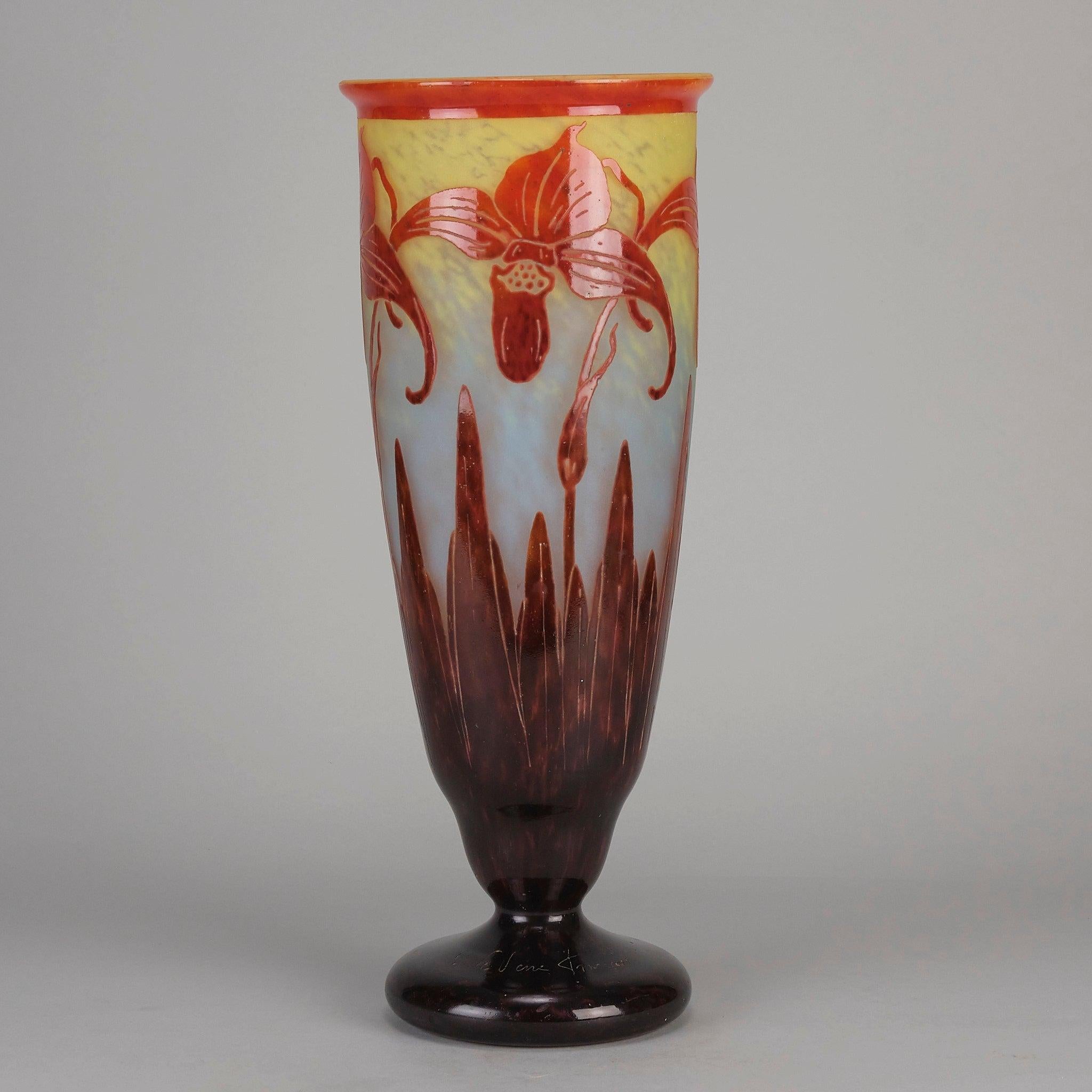 XX secolo Vaso in vetro dei primi del Novecento intitolato 