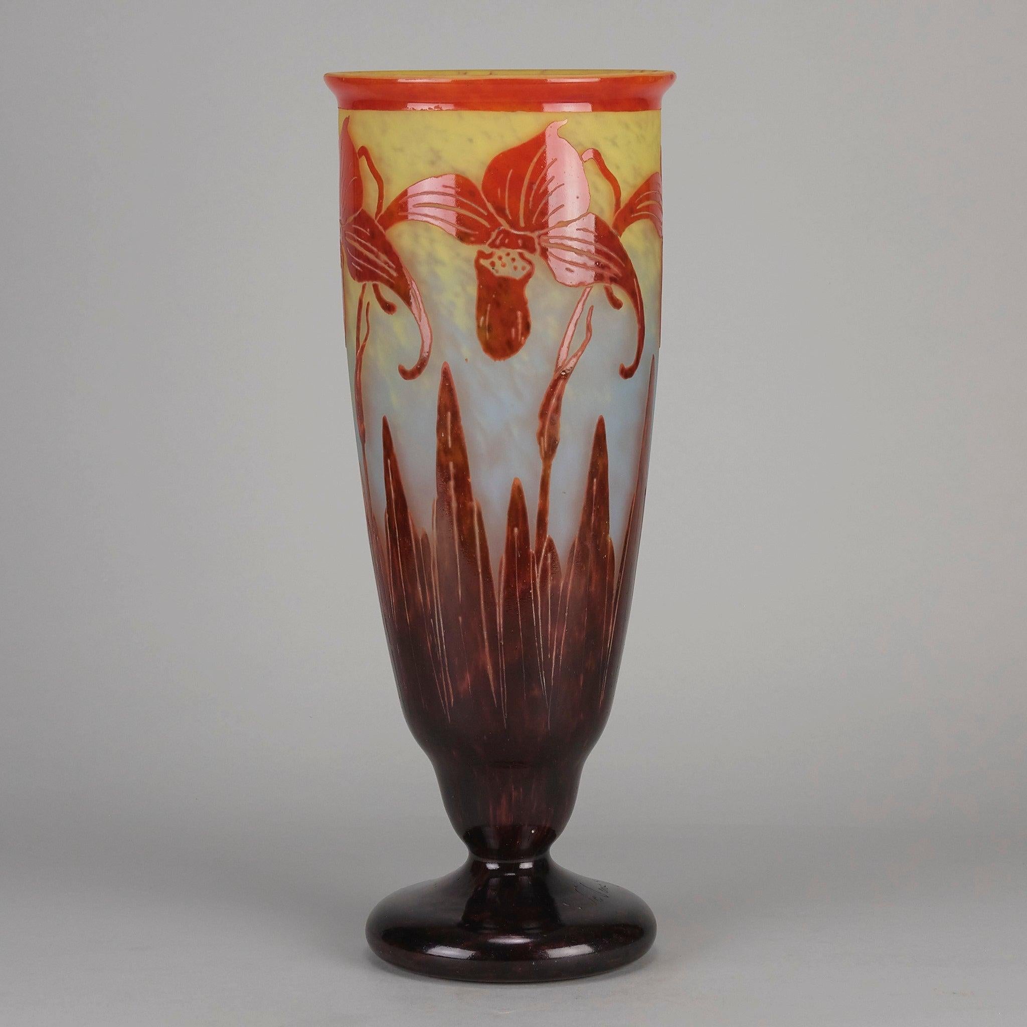 Vaso in vetro dei primi del Novecento intitolato 