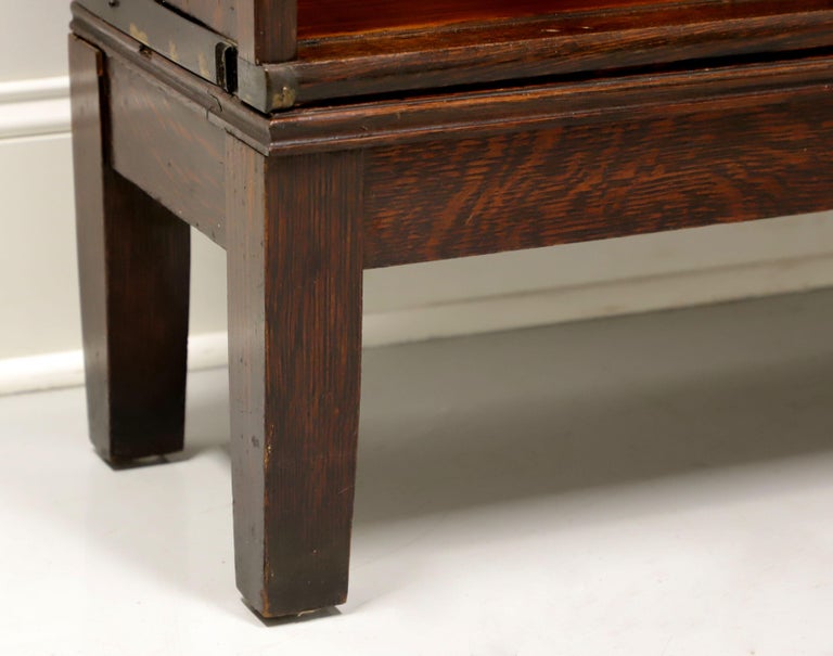 GLOBE WERNICKE 1920s Grade 299 Quartersawn Tiger Oak Barrister Bookcase