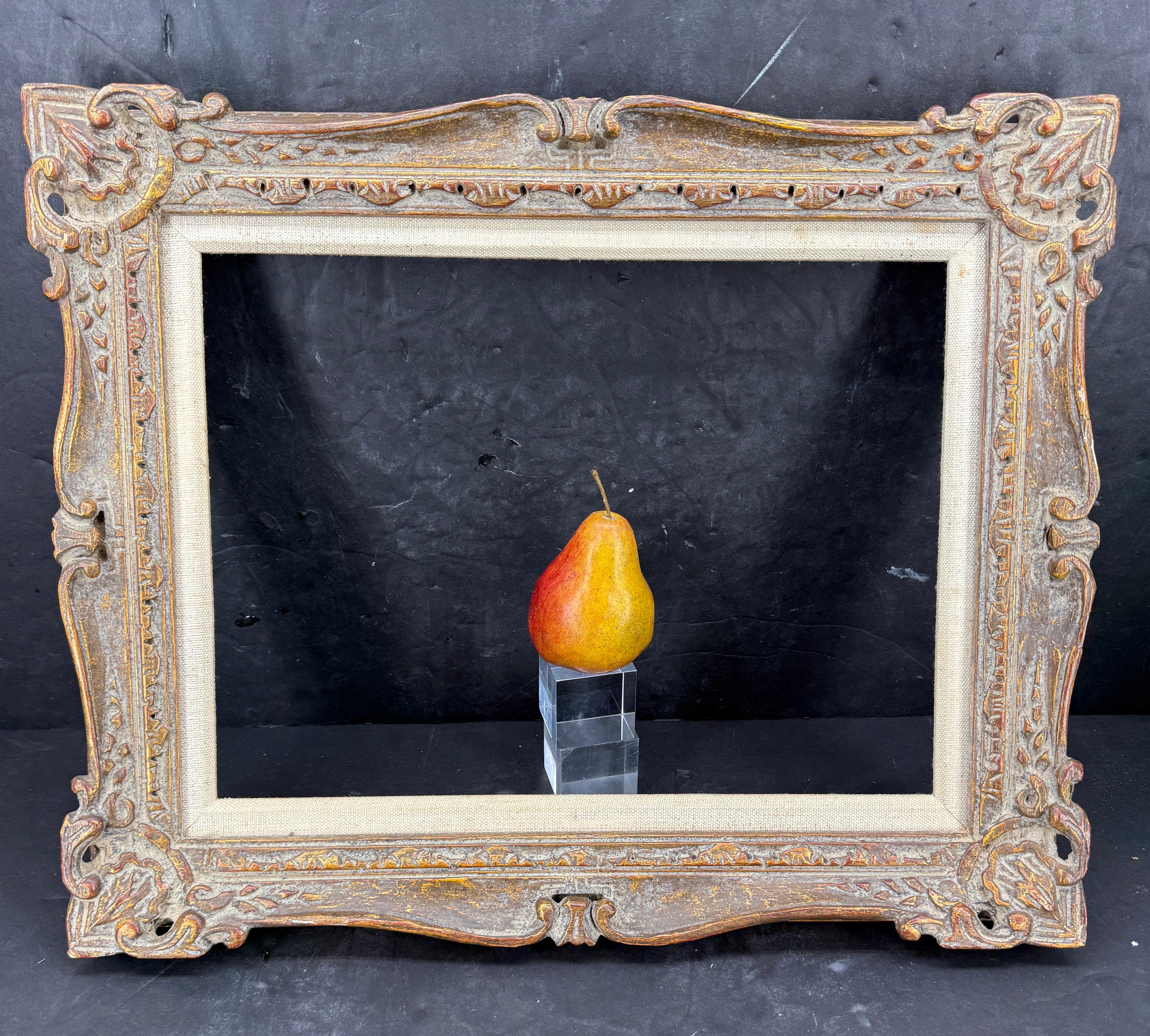 Un cadre en bois charmant qui convient à la plupart des œuvres d'art, y compris les gravures, les aquarelles et les peintures à l'huile sur panneau. Ce cadre reflète parfaitement l'ambiance européenne vintage.