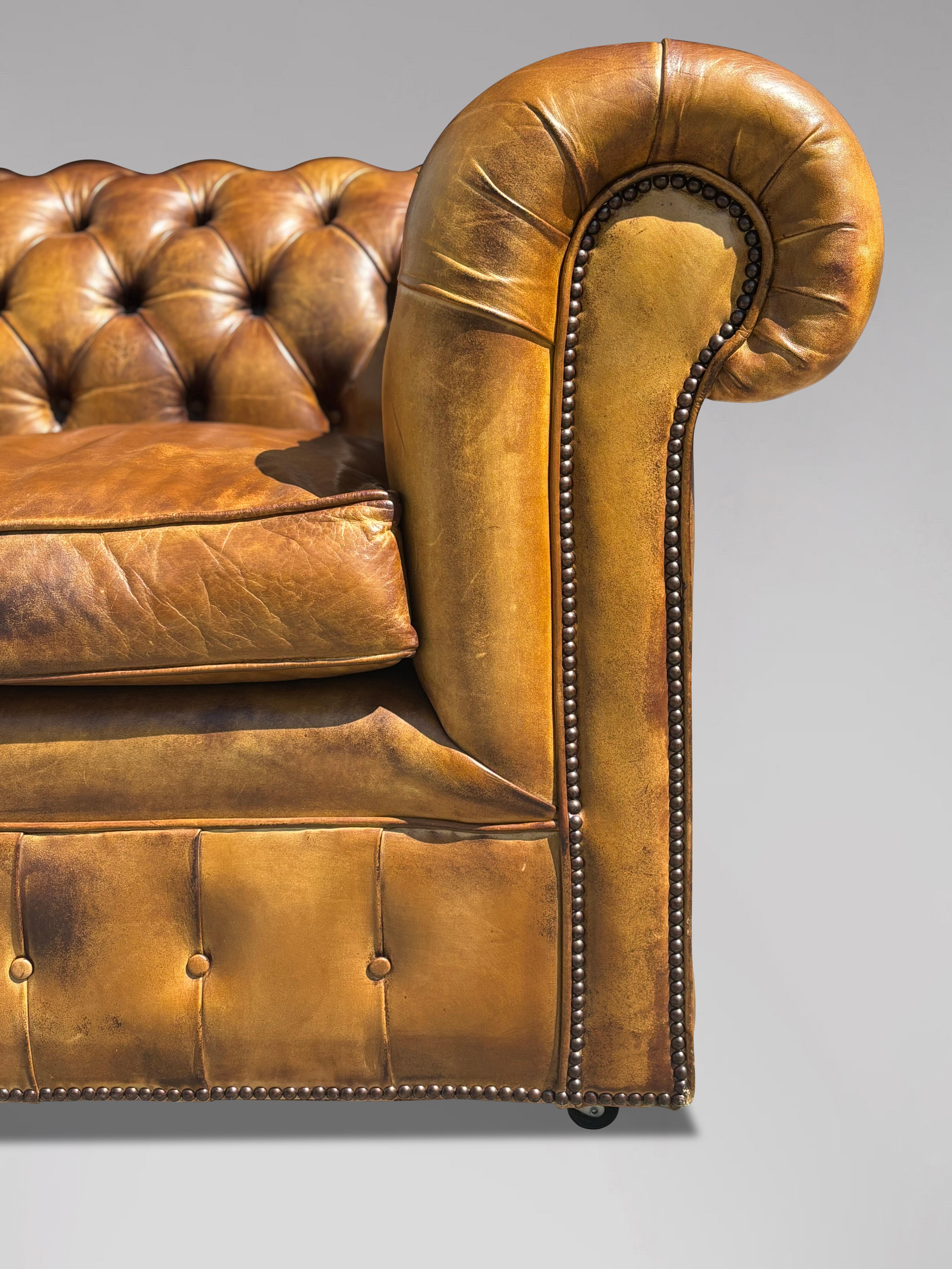 Cuir Canapé Chesterfield 3 places en cuir brun doré du début du 20e siècle