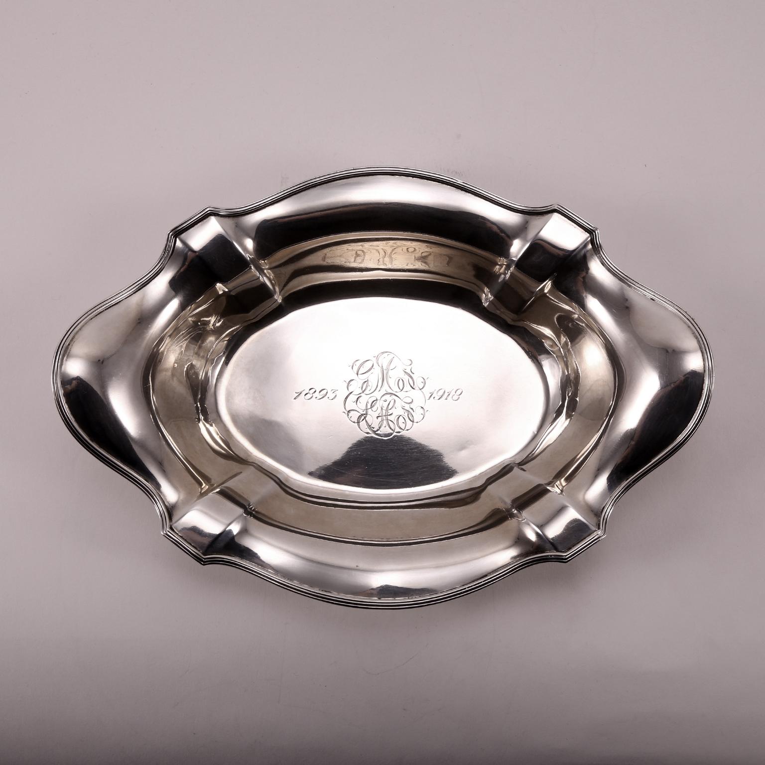 Early 20th Century Gorham Handcrafted Sterling Silver Oval Bowl (Frühes 20. Jahrhundert) im Angebot