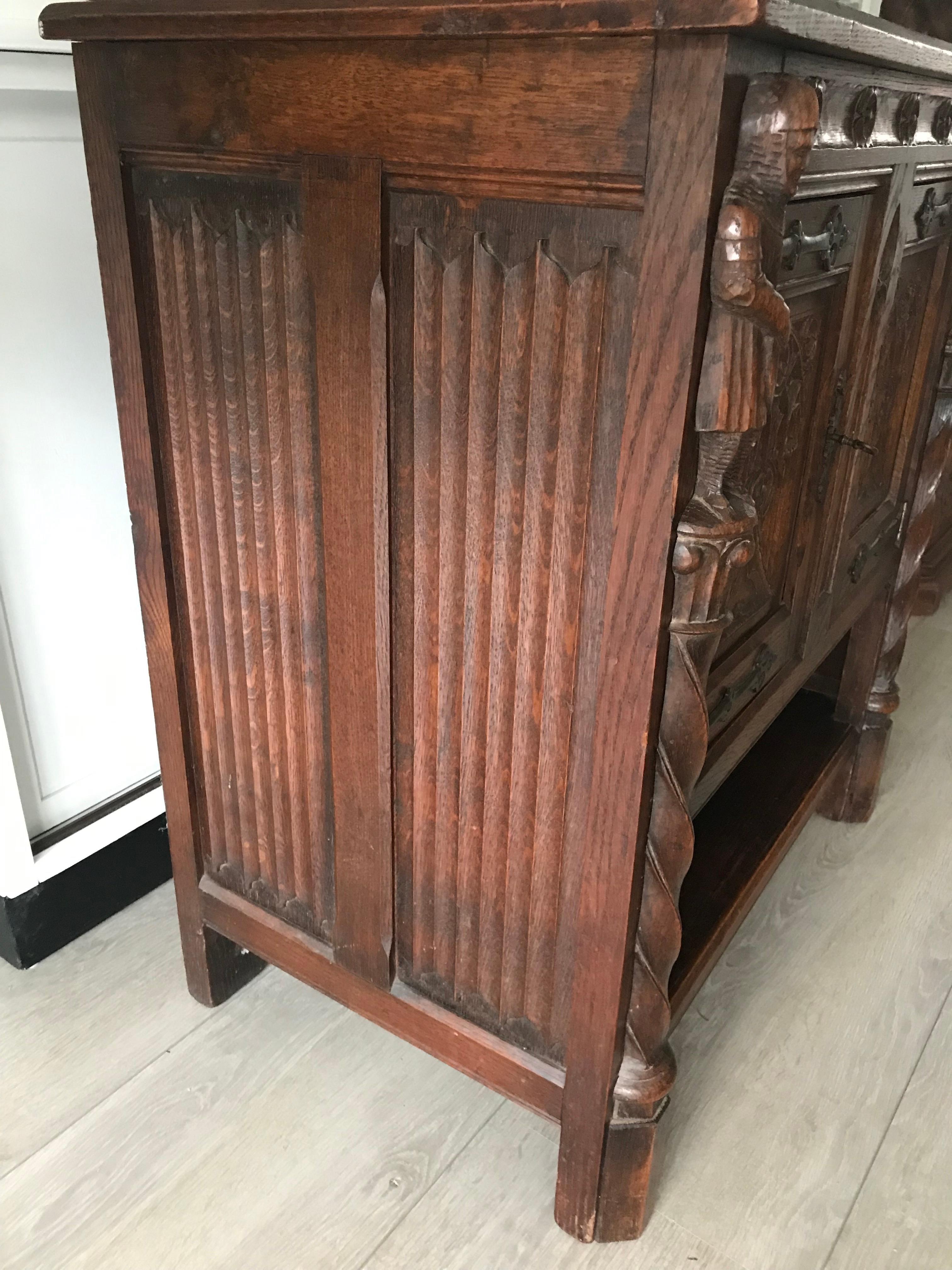 Early 20th Century Gothic Revival Carved Oak Drinks Cabinet / Dry Bar W. Knights 10