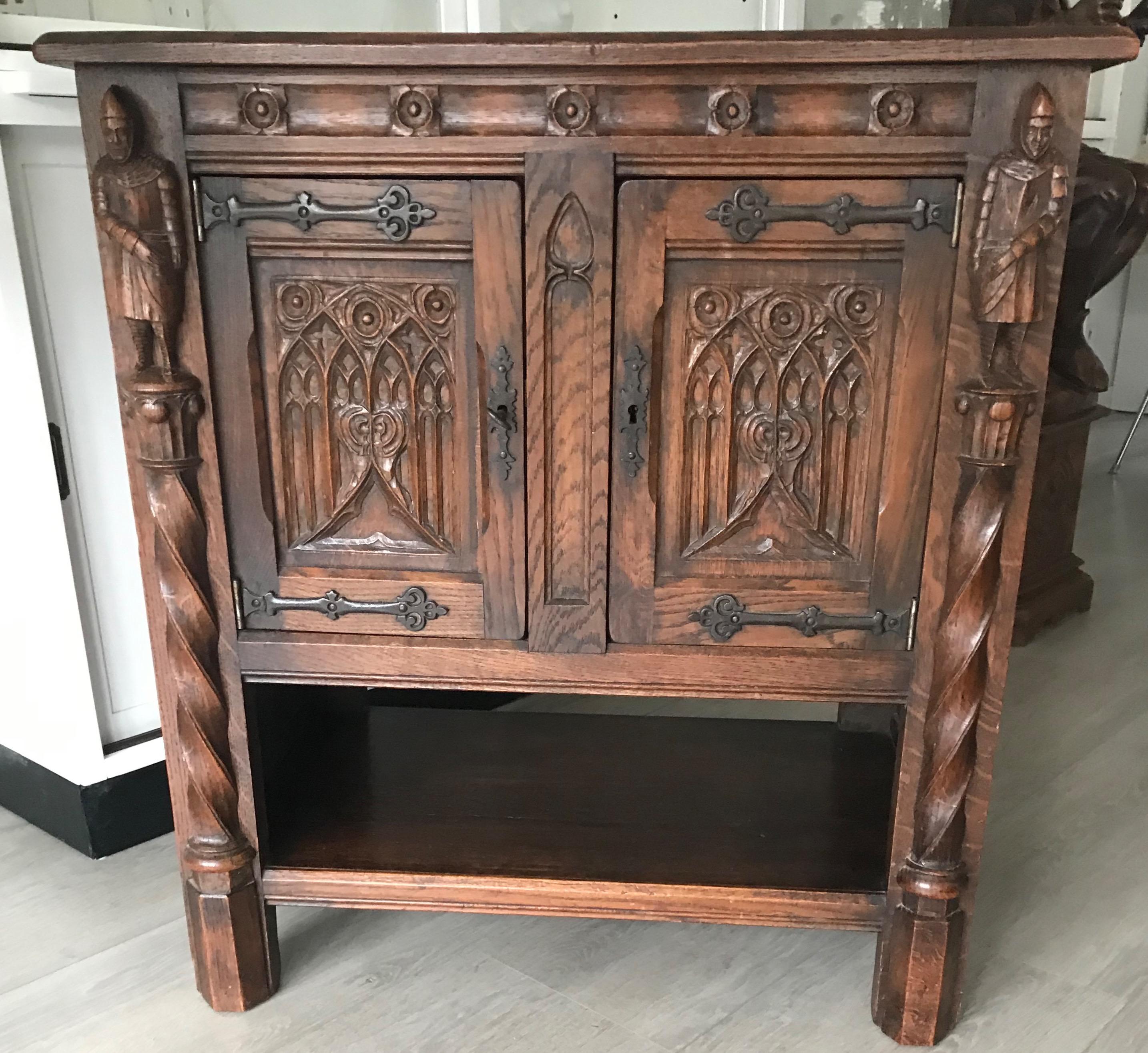 Hand-Crafted Early 20th Century Gothic Revival Carved Oak Drinks Cabinet / Dry Bar W. Knights