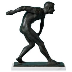 Bronzefigur im Grand-Tour-Stil des frühen 20. Jahrhunderts, die einen Stein wirft