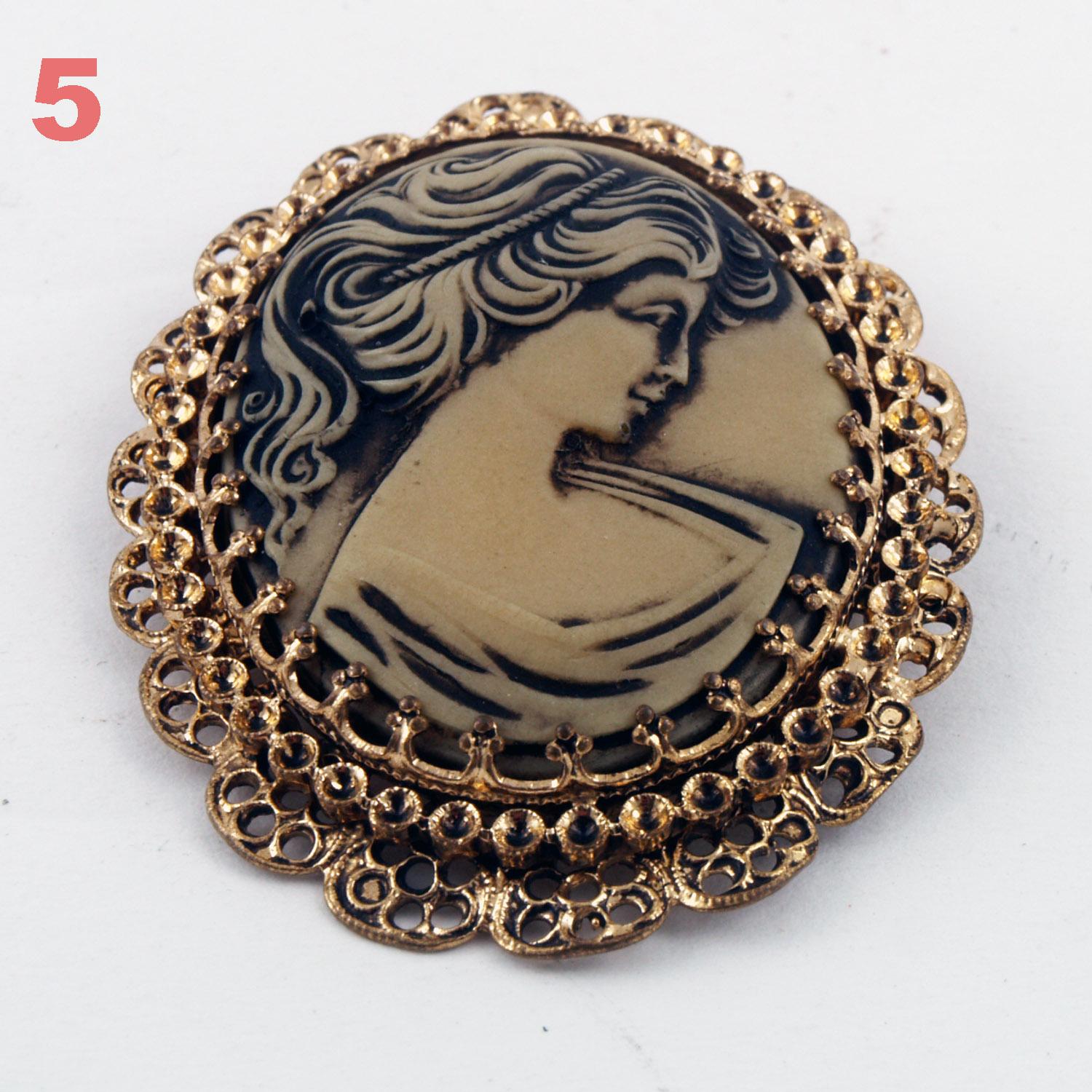 Broches de grand-mère du début du XXe siècle, Art nouveau, zircons, pierres dures, perles en vente 6