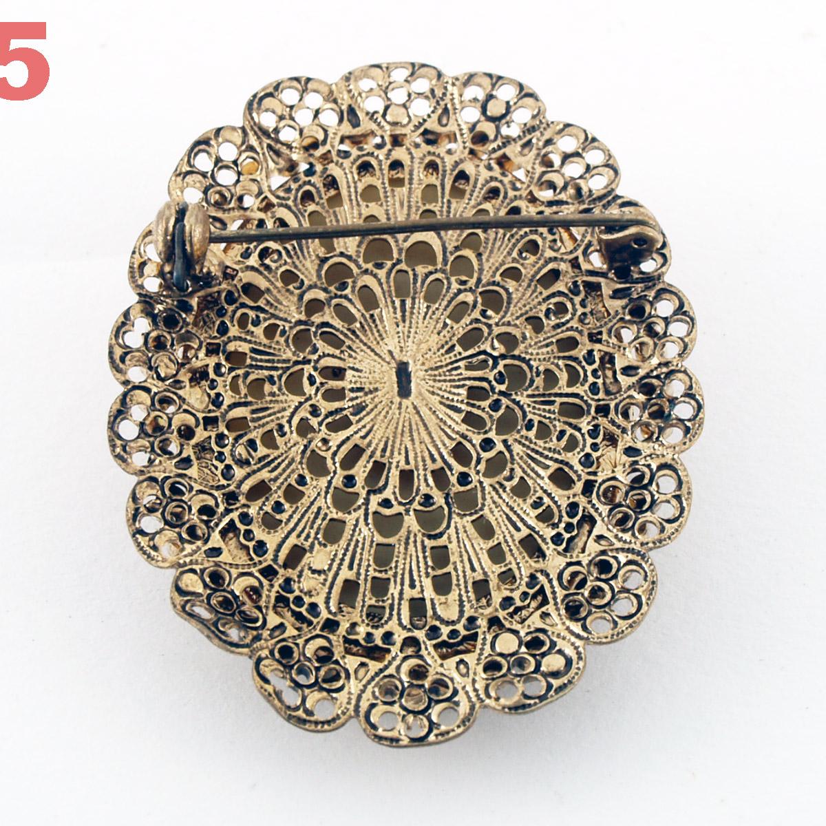 Broches de grand-mère du début du XXe siècle, Art nouveau, zircons, pierres dures, perles en vente 7