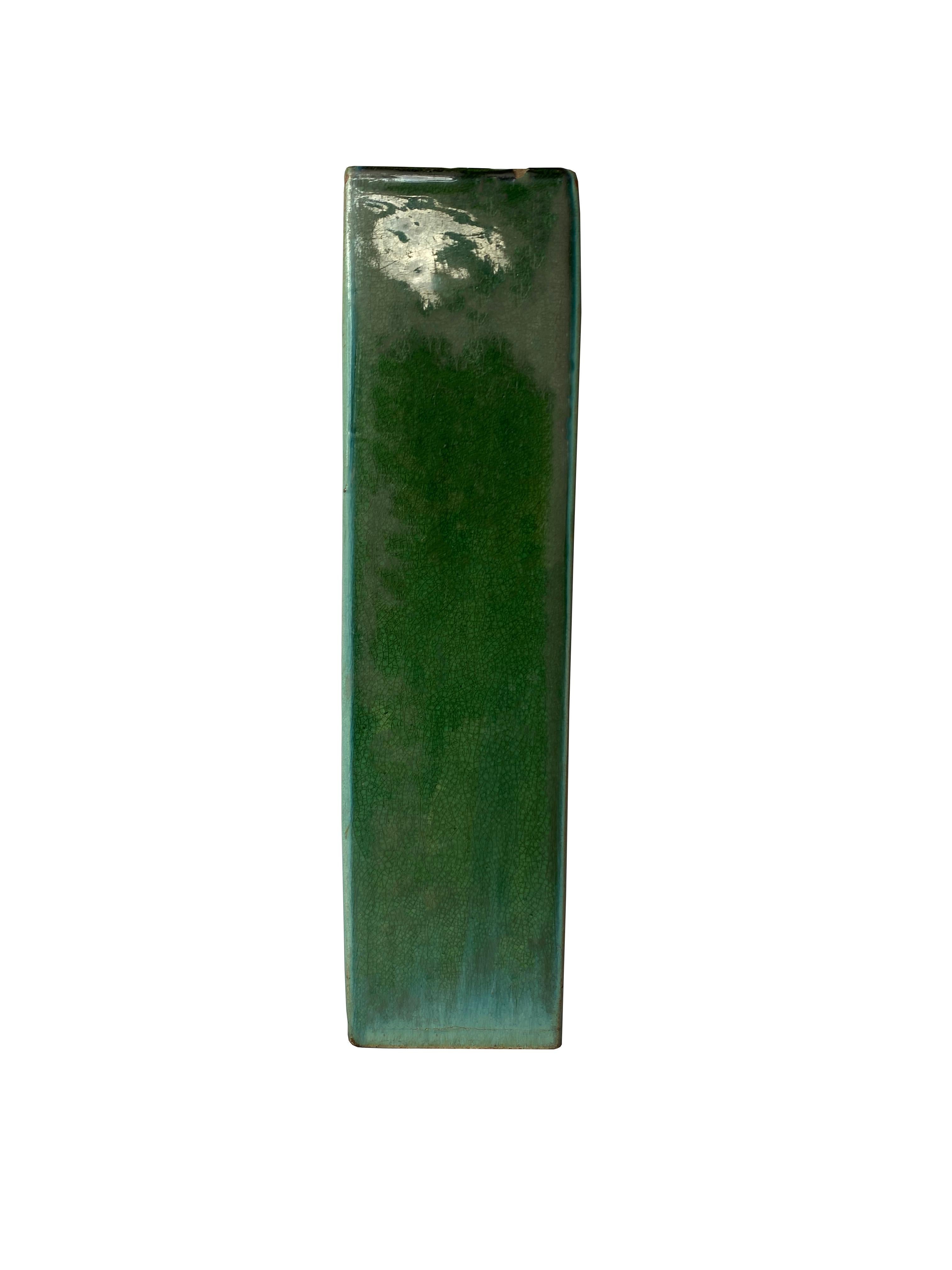 Autre  Coussin en céramique chinoise émaillée verte Shiwan en opium, début du 20ème siècle en vente