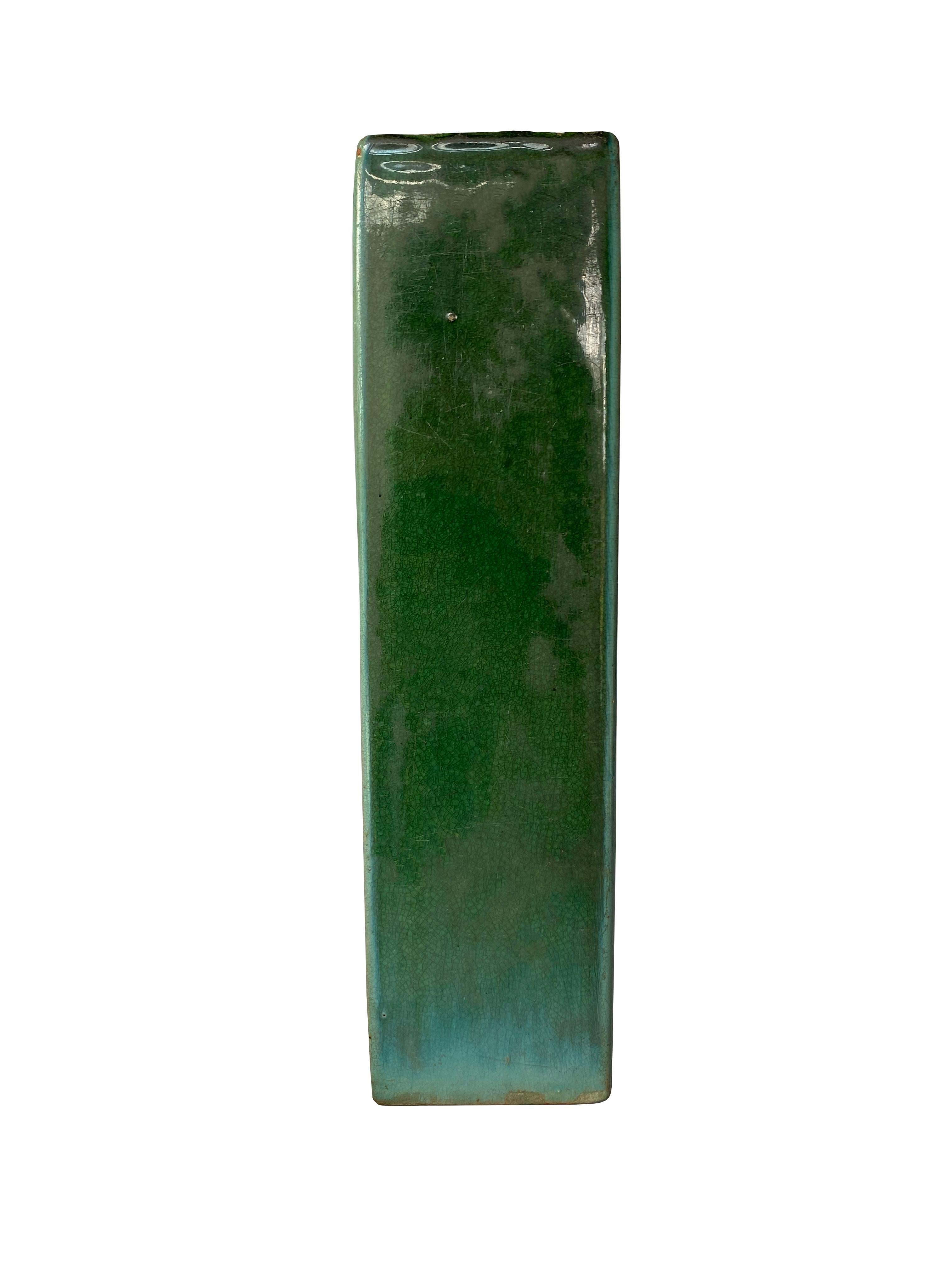 Chinois  Coussin en céramique chinoise émaillée verte Shiwan en opium, début du 20ème siècle en vente