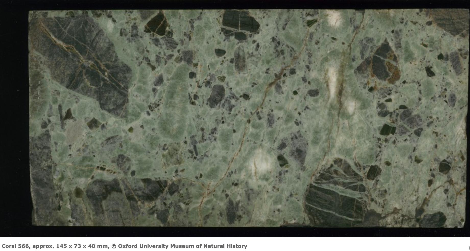 Lampada da tavolo in marmo verde e bronzo dorato dei primi del Novecento in vendita 4