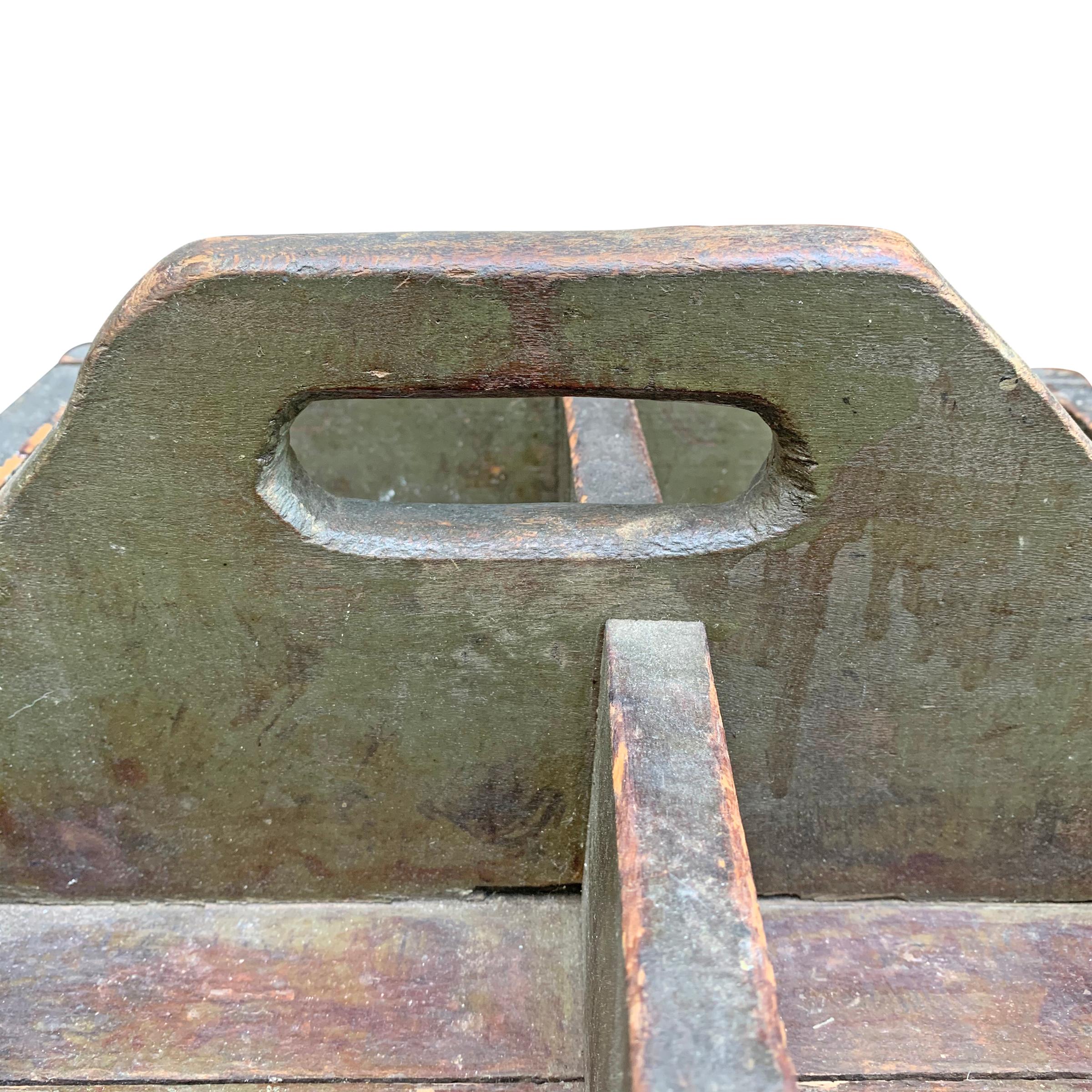 Early 20th Century Green Painted Tool Box In Good Condition In Chicago, IL