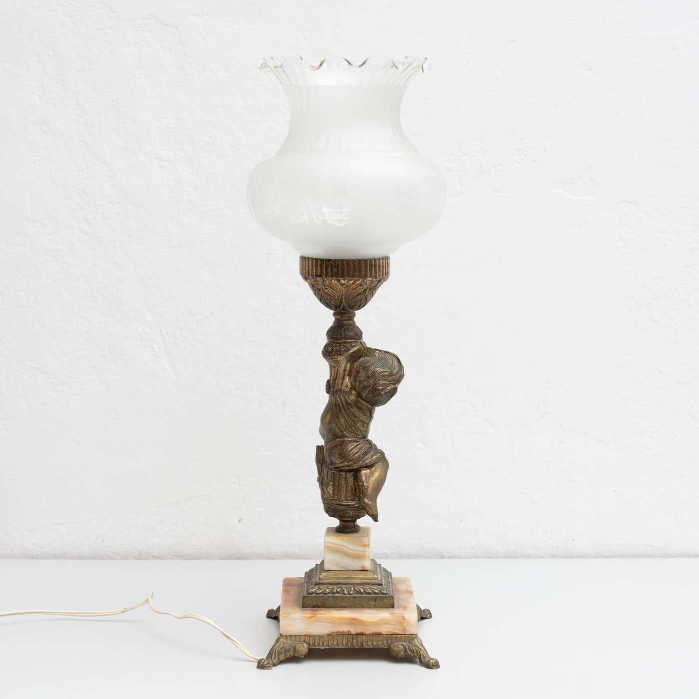 Lámpara de mesa de mármol y metal guillotinado de principios del siglo XX en venta 4