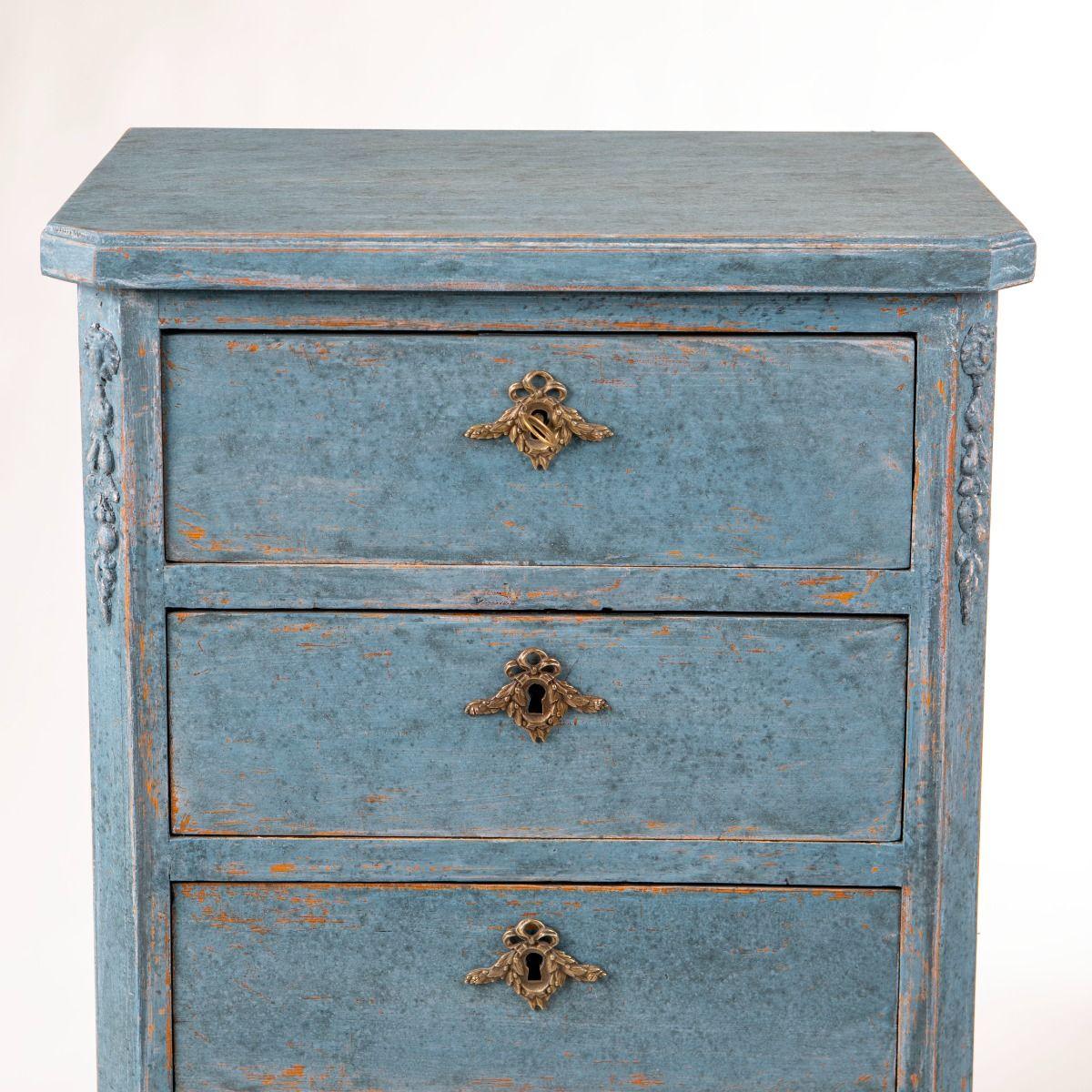Svedese Cassapanca Wellington blu in stile gustaviano dei primi del Novecento in vendita