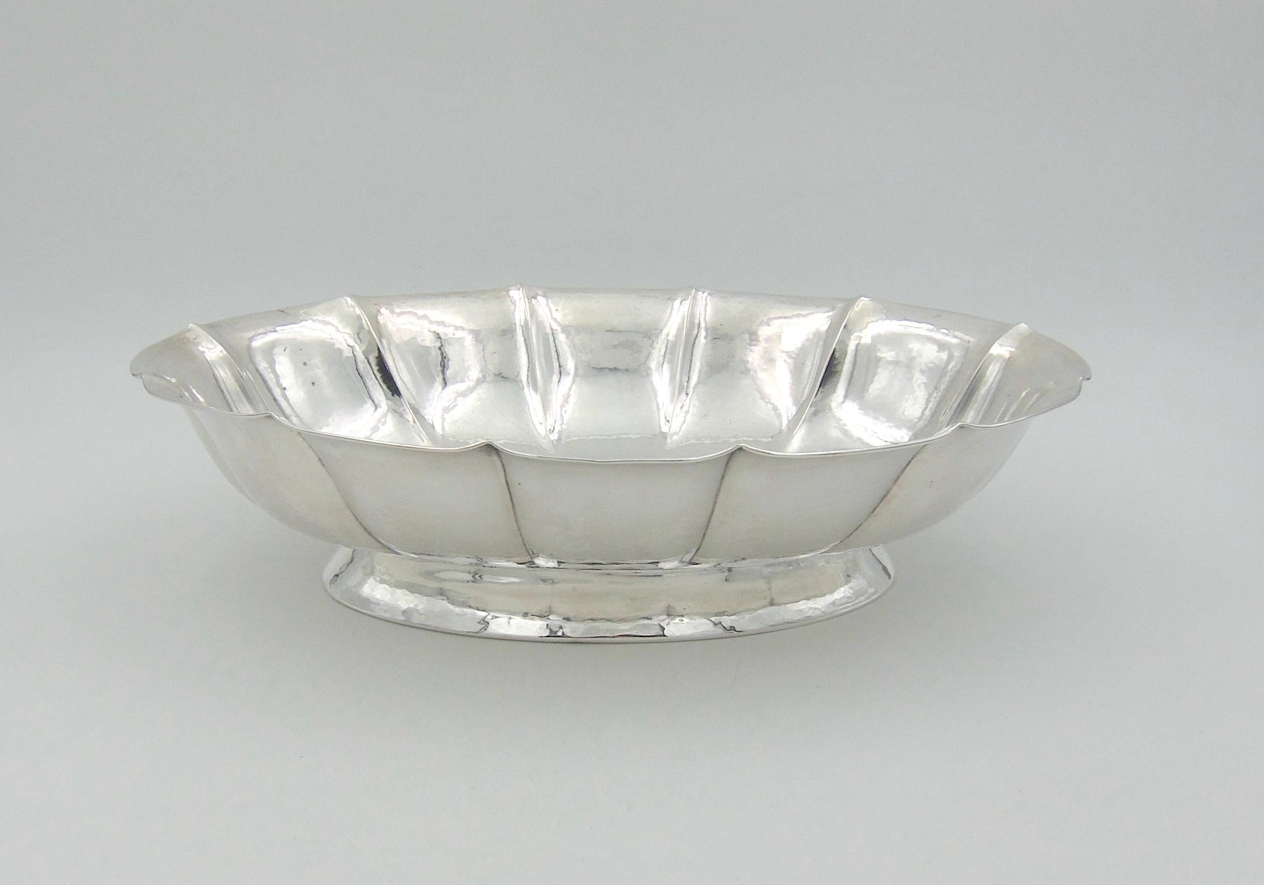 Early 20th Century Hammered Silver Bowl by Hugo Bohm of Germany In Good Condition In Los Angeles, CA