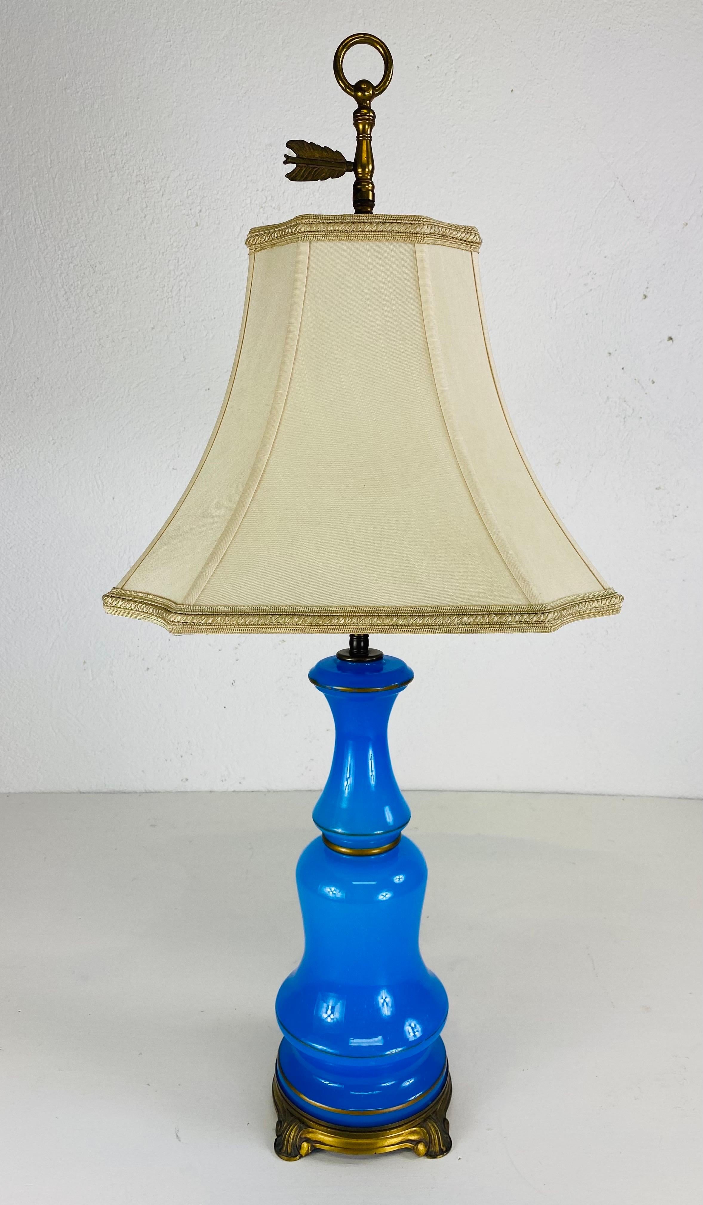 Early 20th century hand blown blue opaline French glass table lamp For Sale 3