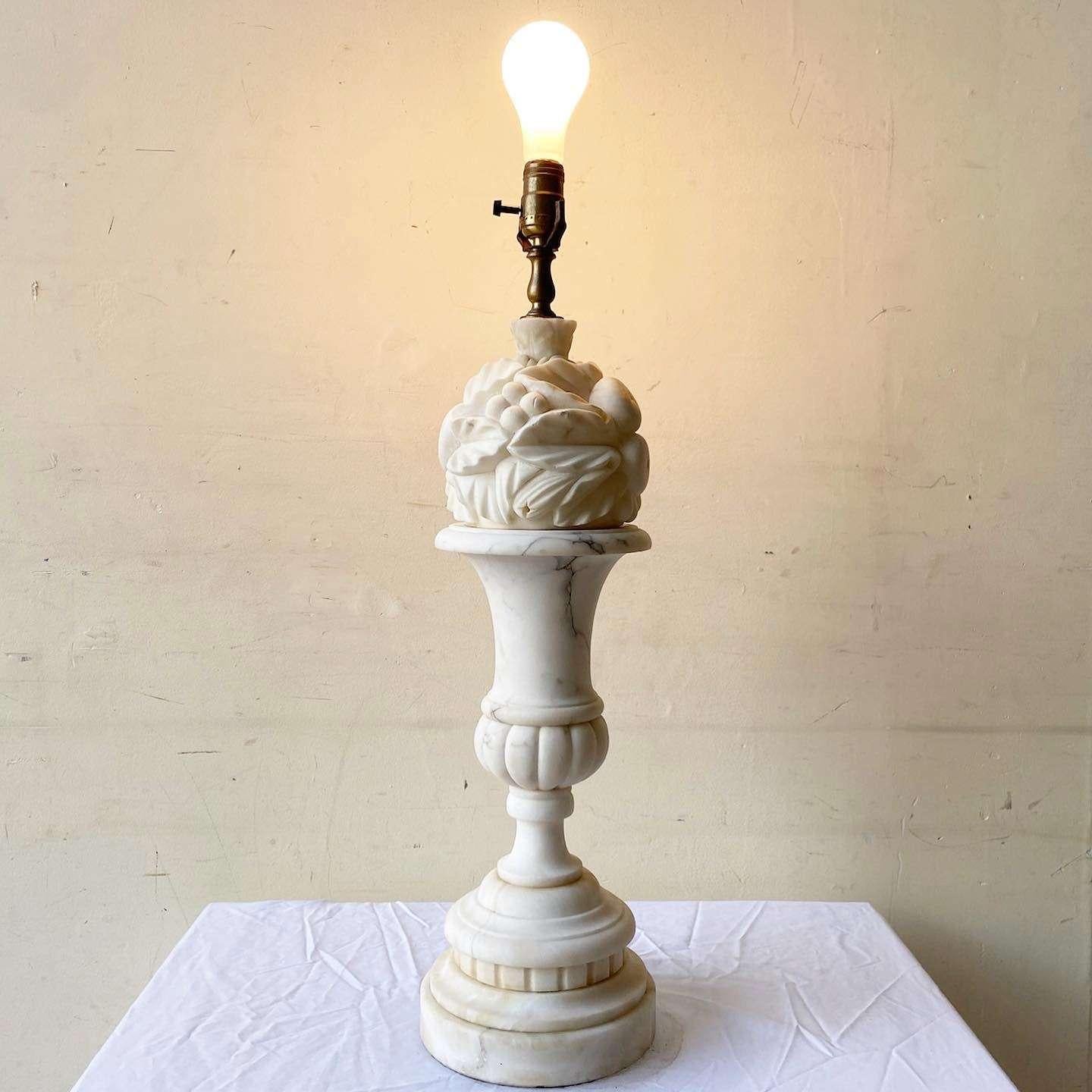 Anfang des 20. Jahrhunderts Handgeschnitzte Alabaster Tischlampe im Angebot 6