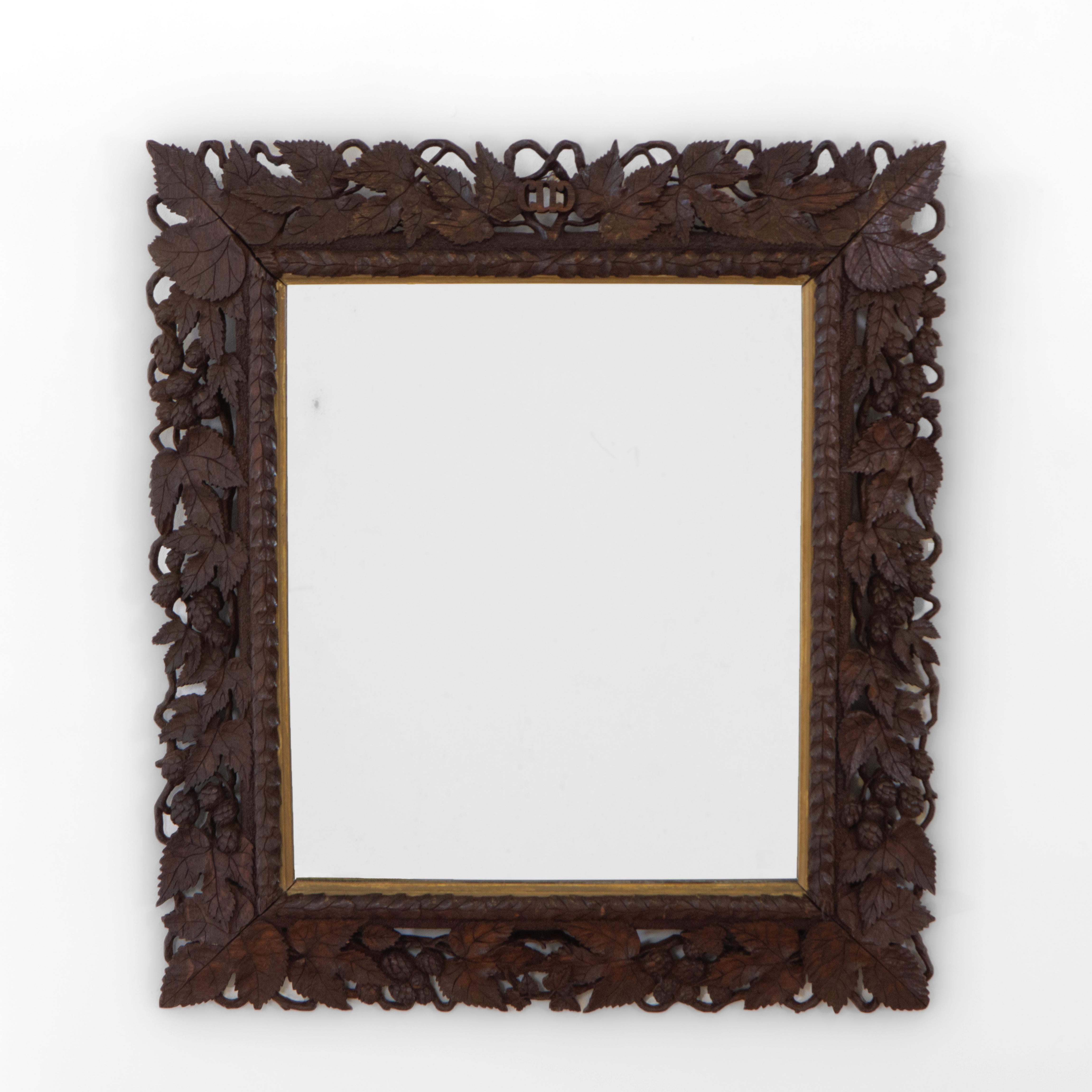 Early 20th Century Hand Carved And Giltwood Black Forest Oak Wall Mirror  For Sale 2