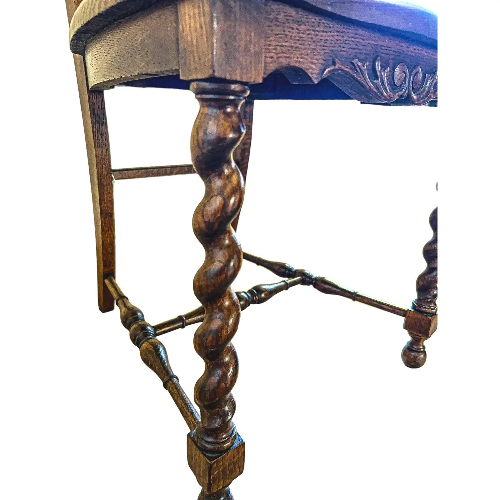 Sedia in legno antico Oak dei primi del Novecento intagliata a mano in vendita 1