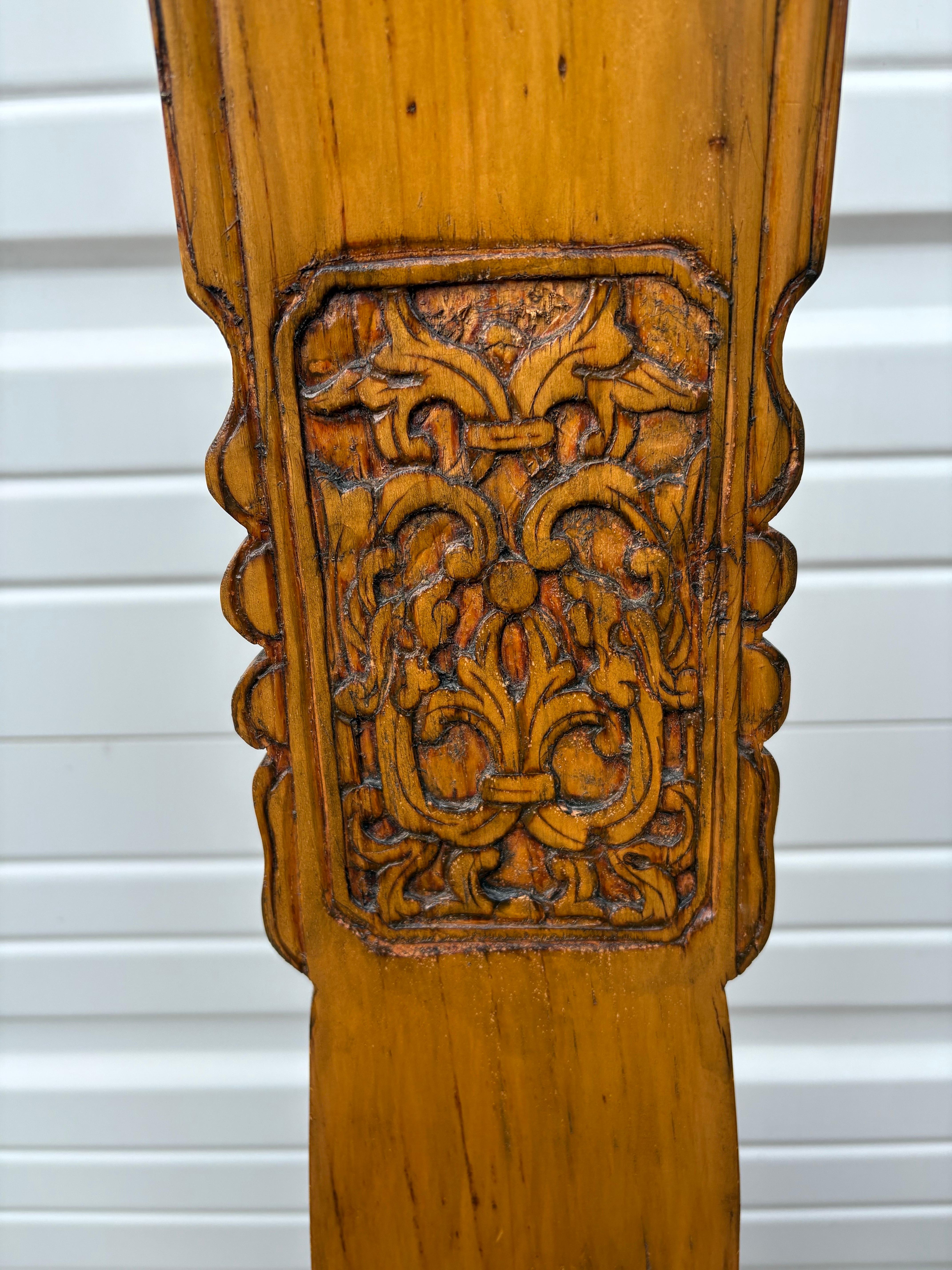 Chinesische Beistellstühle /Paar, frühes 20. Jahrhundert, handgeschnitzt im Angebot 5